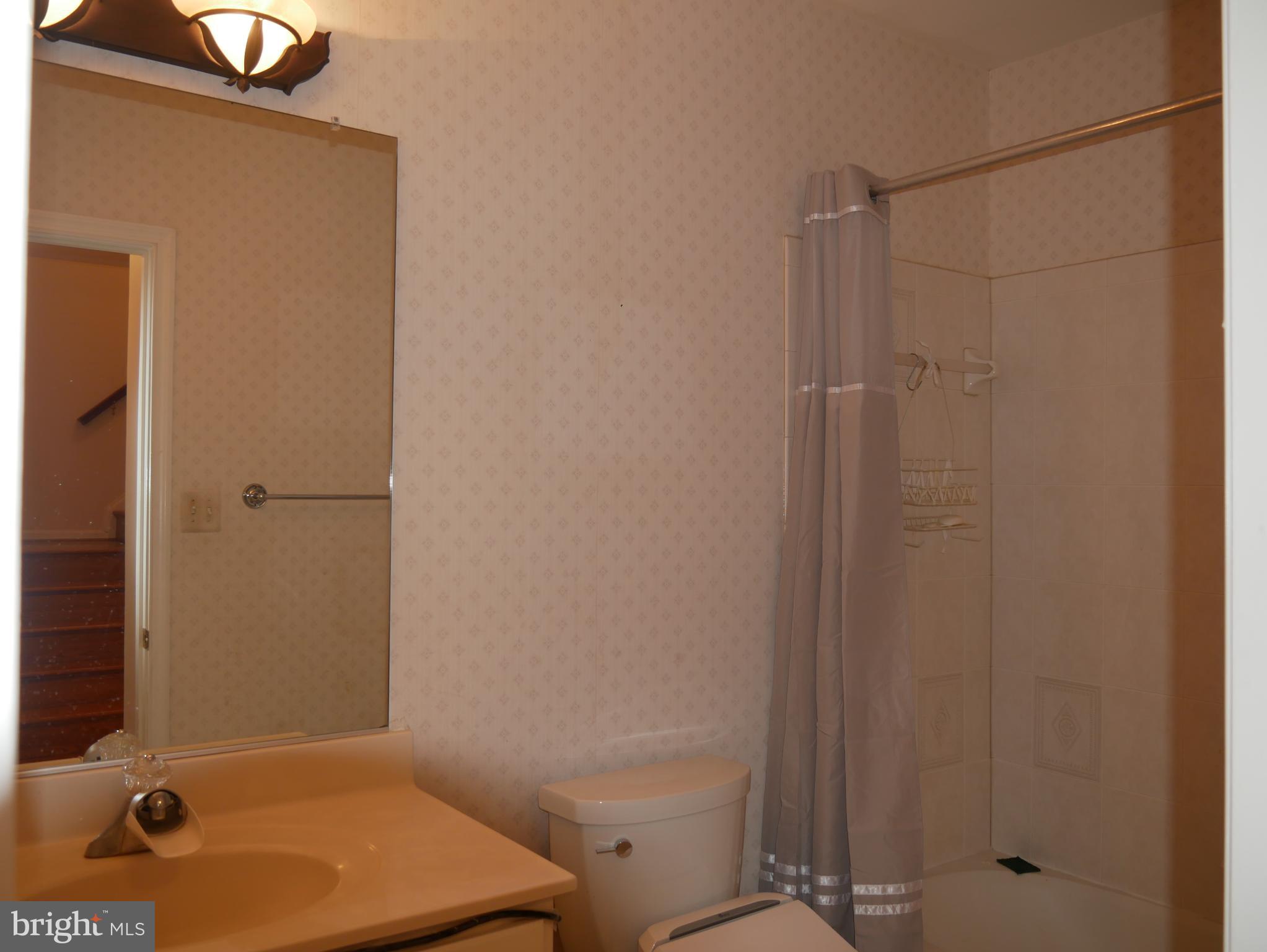 KING FARM WATKINS POND - Residential Lease