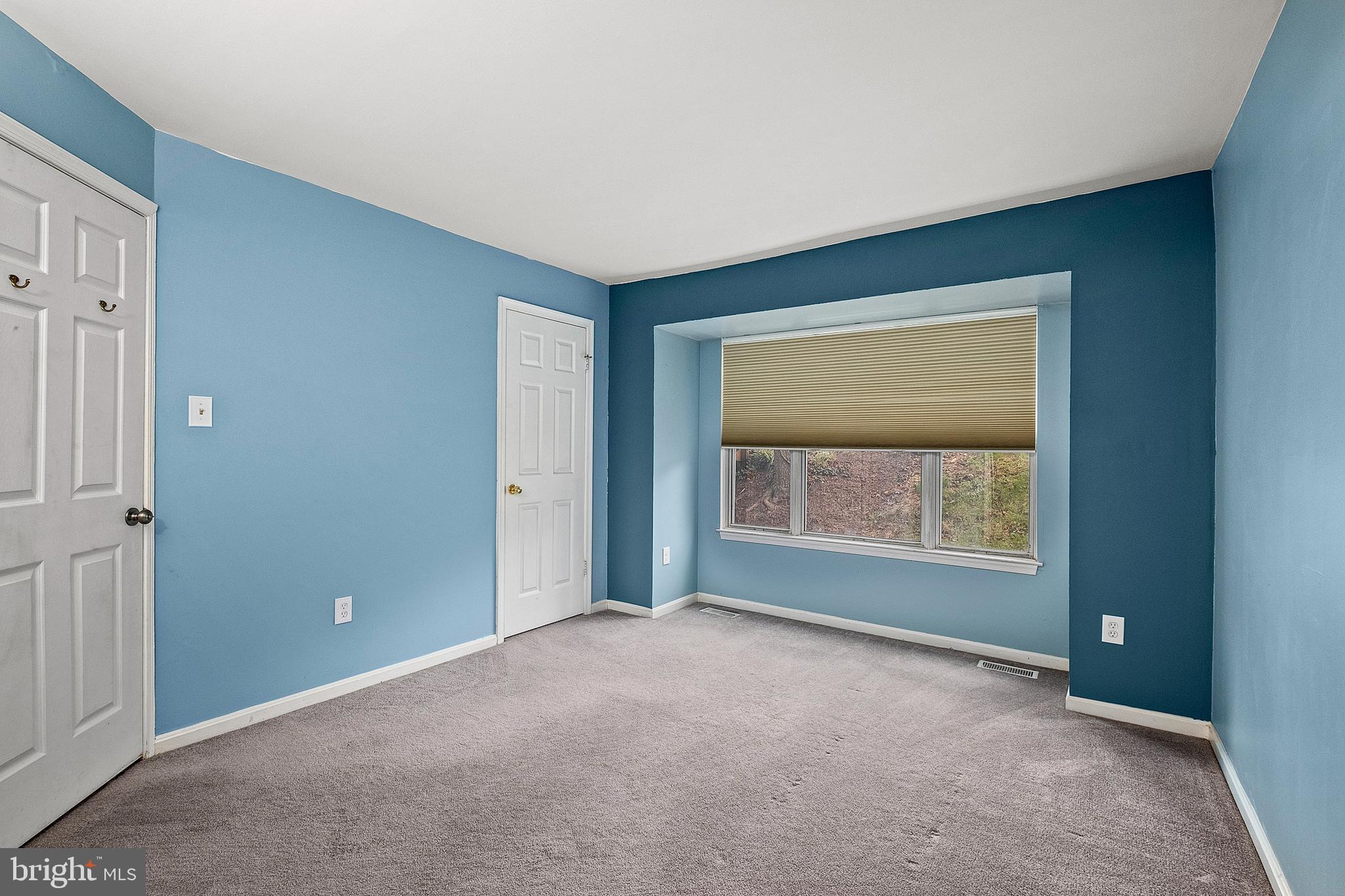 RIVERCHASE CONDOS - Residential