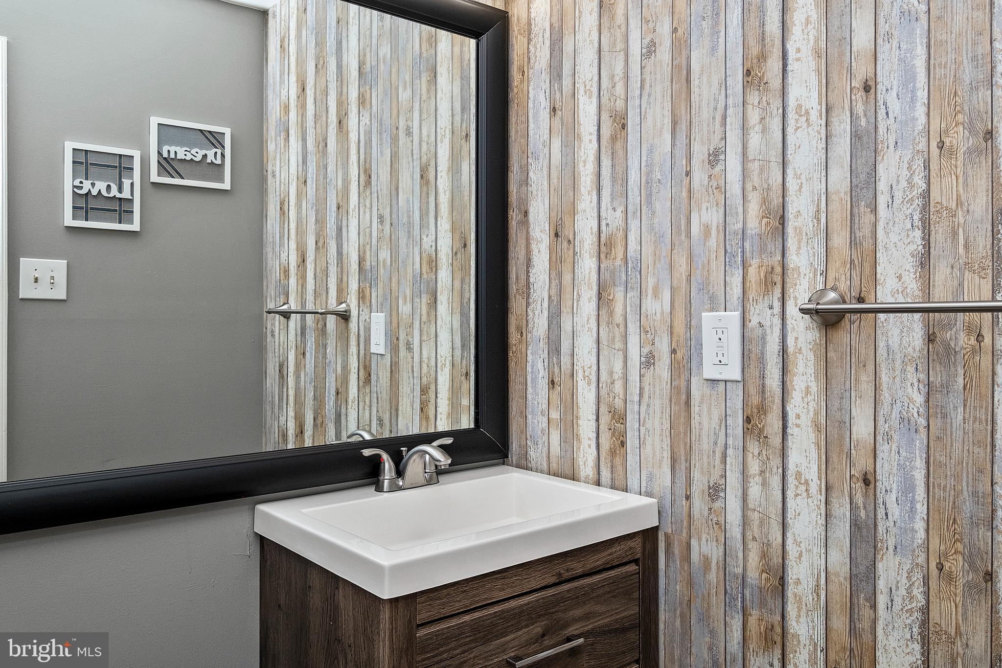 RIVERCHASE CONDOS - Residential