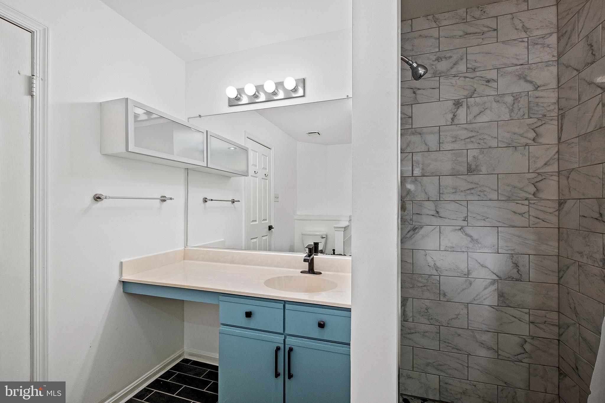 RIVERCHASE CONDOS - Residential