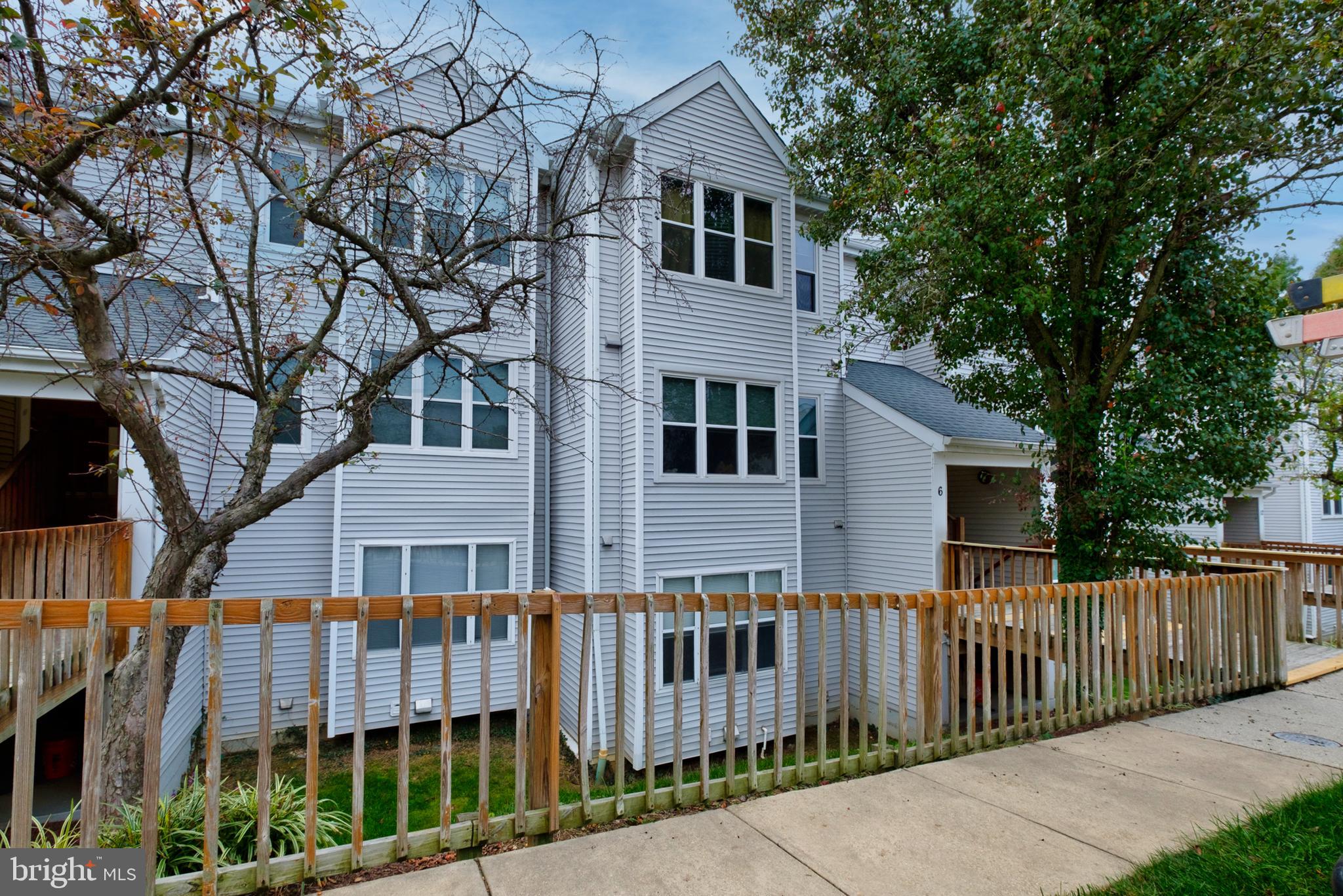 RIVERCHASE CONDOS - Residential