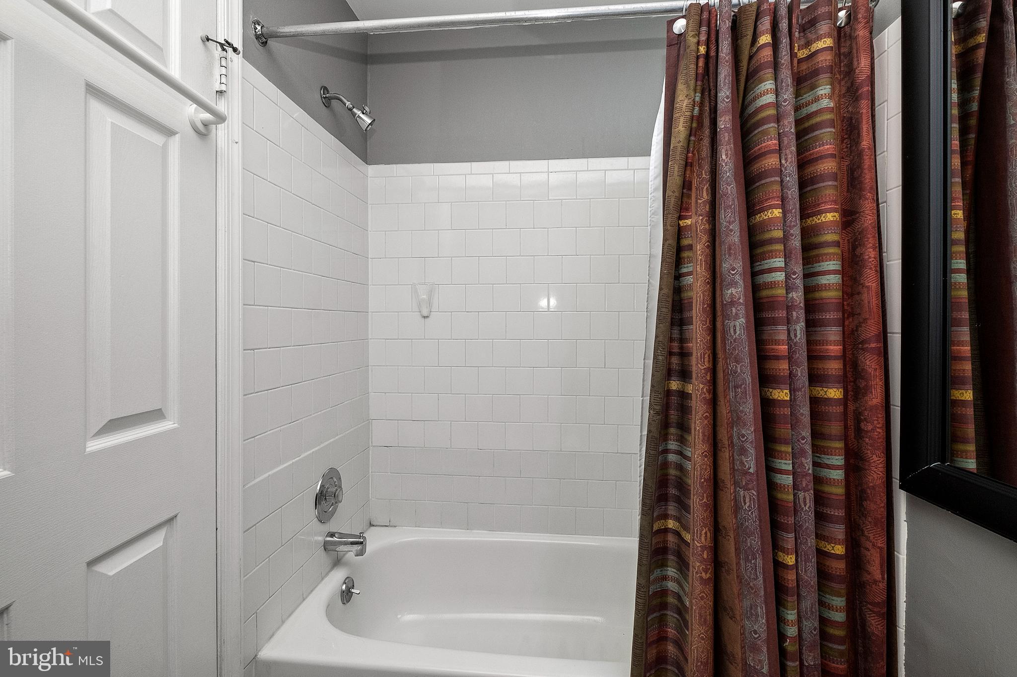 RIVERCHASE CONDOS - Residential