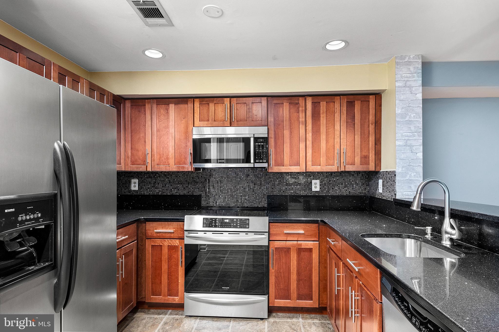 RIVERCHASE CONDOS - Residential