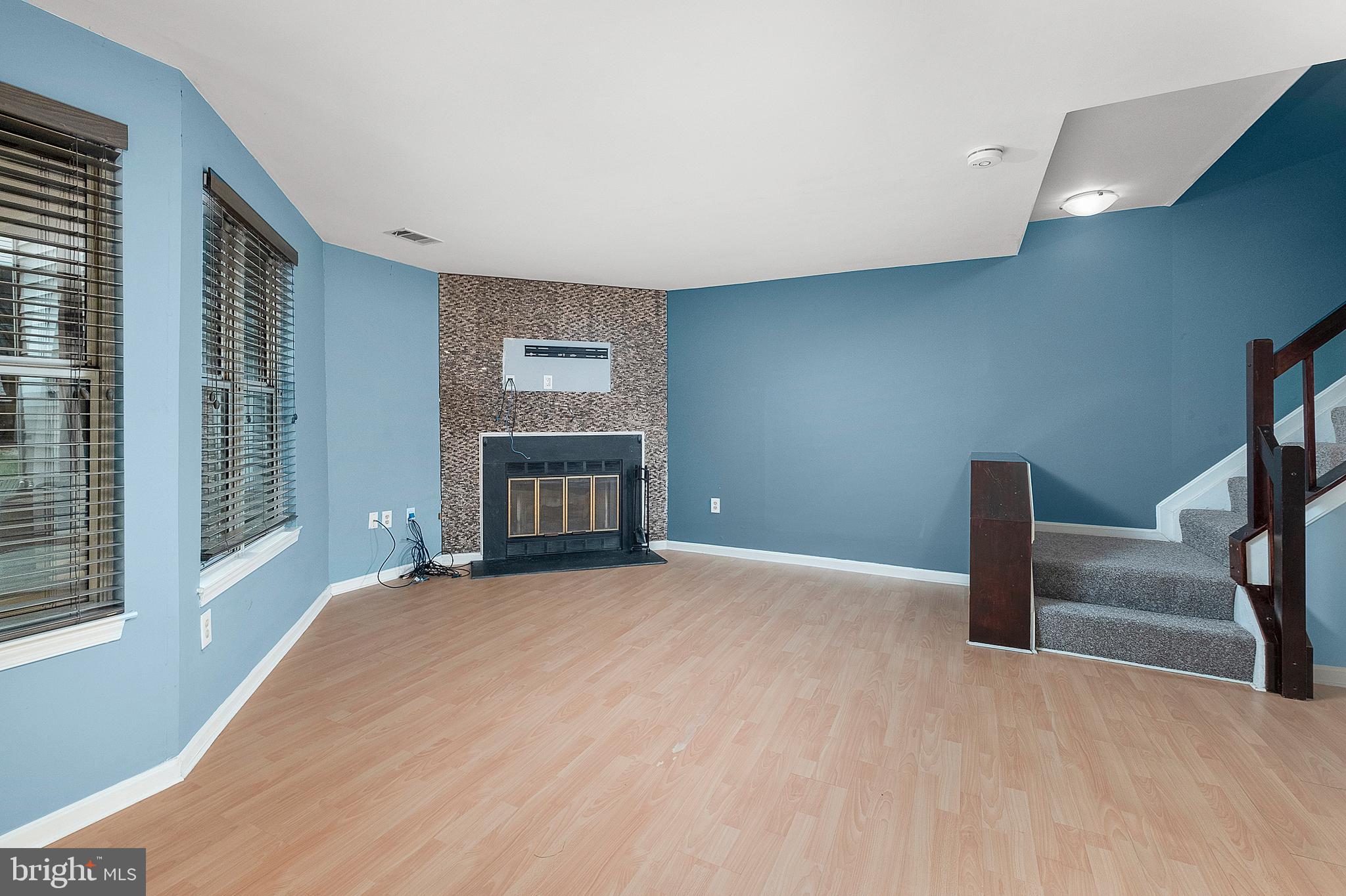 RIVERCHASE CONDOS - Residential