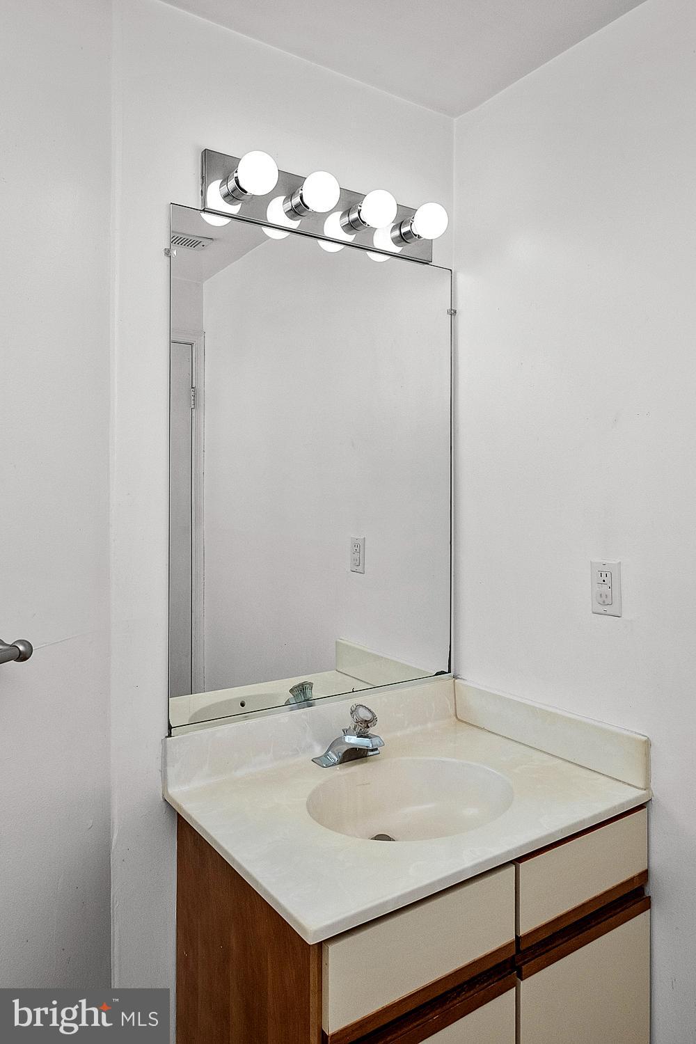 RIVERCHASE CONDOS - Residential