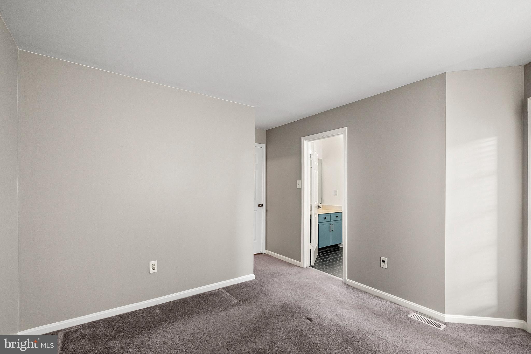 RIVERCHASE CONDOS - Residential