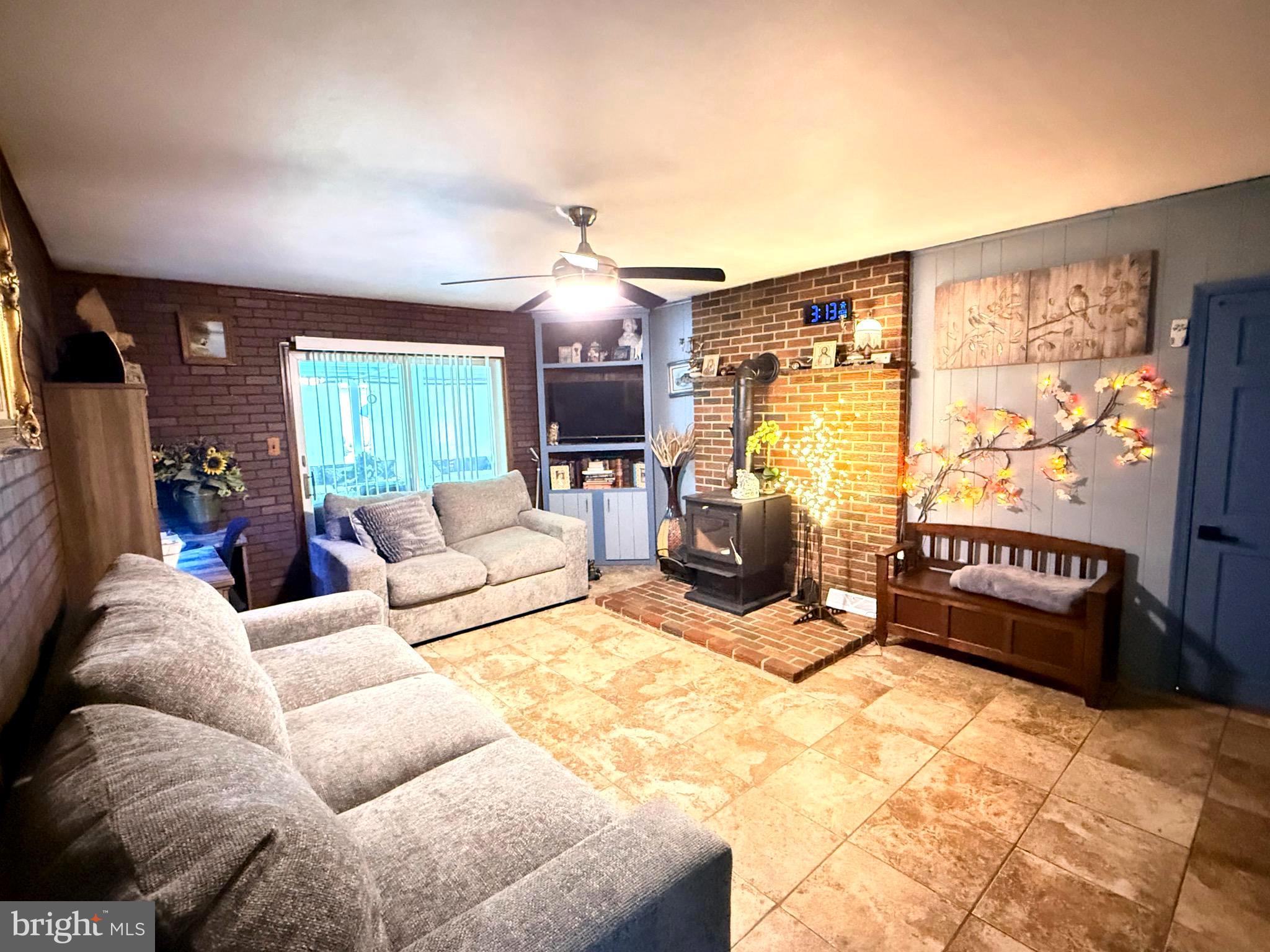 1338 SHERWOOD DRIVE