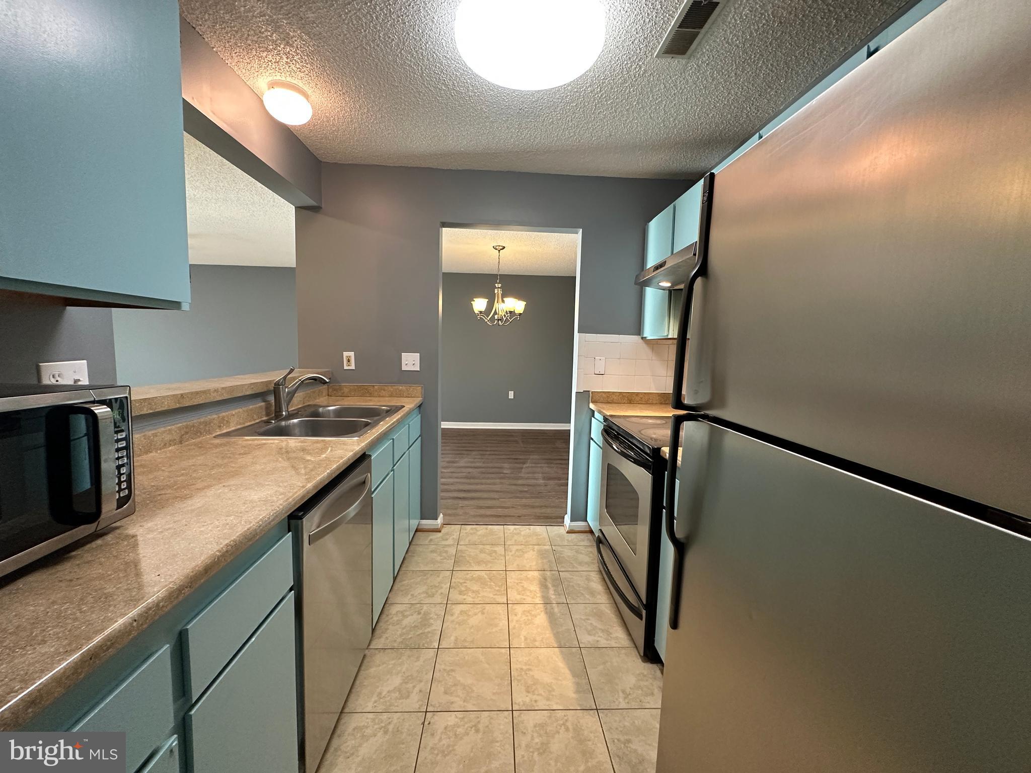 CHURCHILL VIEW - Residential Lease