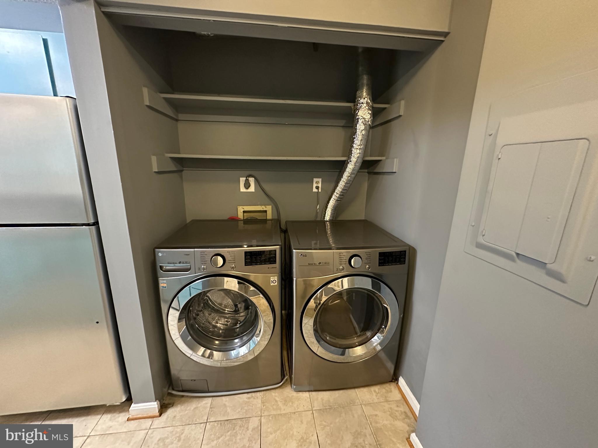 CHURCHILL VIEW - Residential Lease