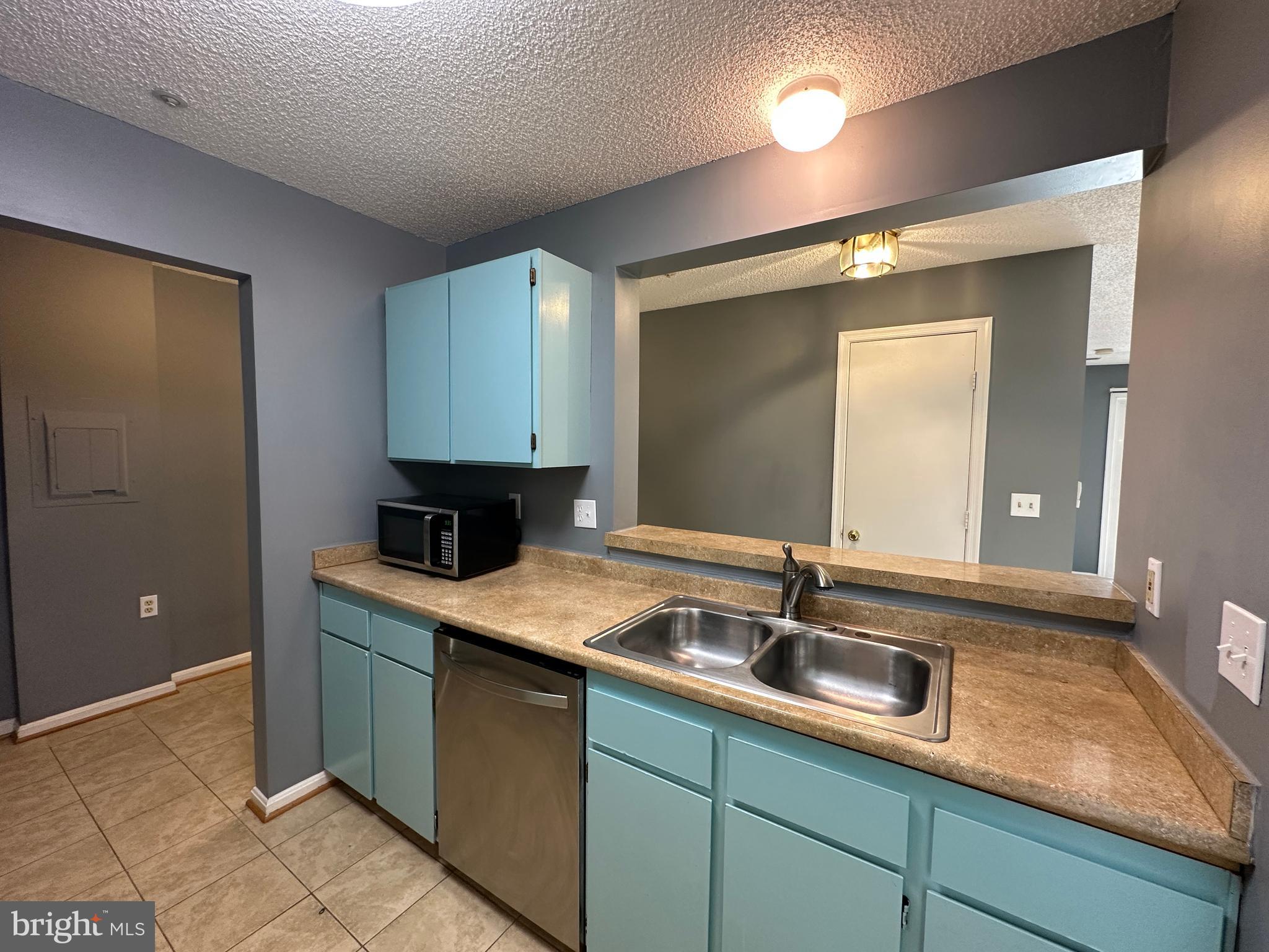 CHURCHILL VIEW - Residential Lease