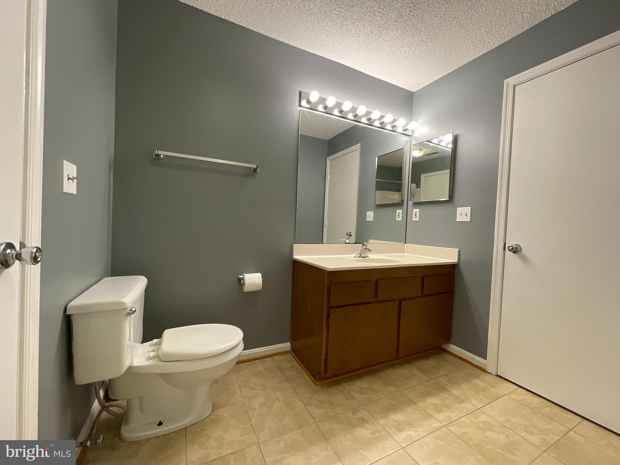 CHURCHILL VIEW - Residential Lease