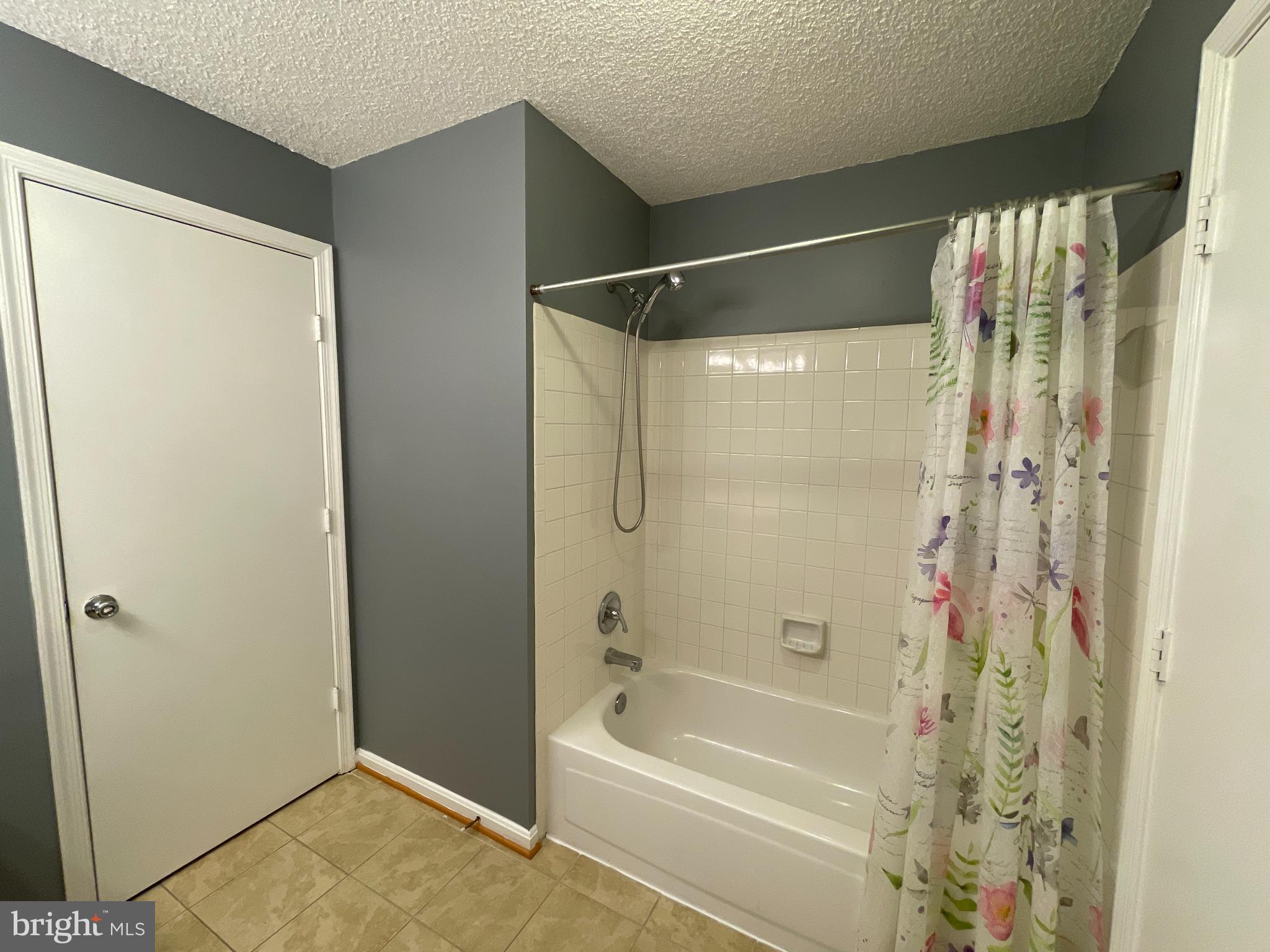 CHURCHILL VIEW - Residential Lease