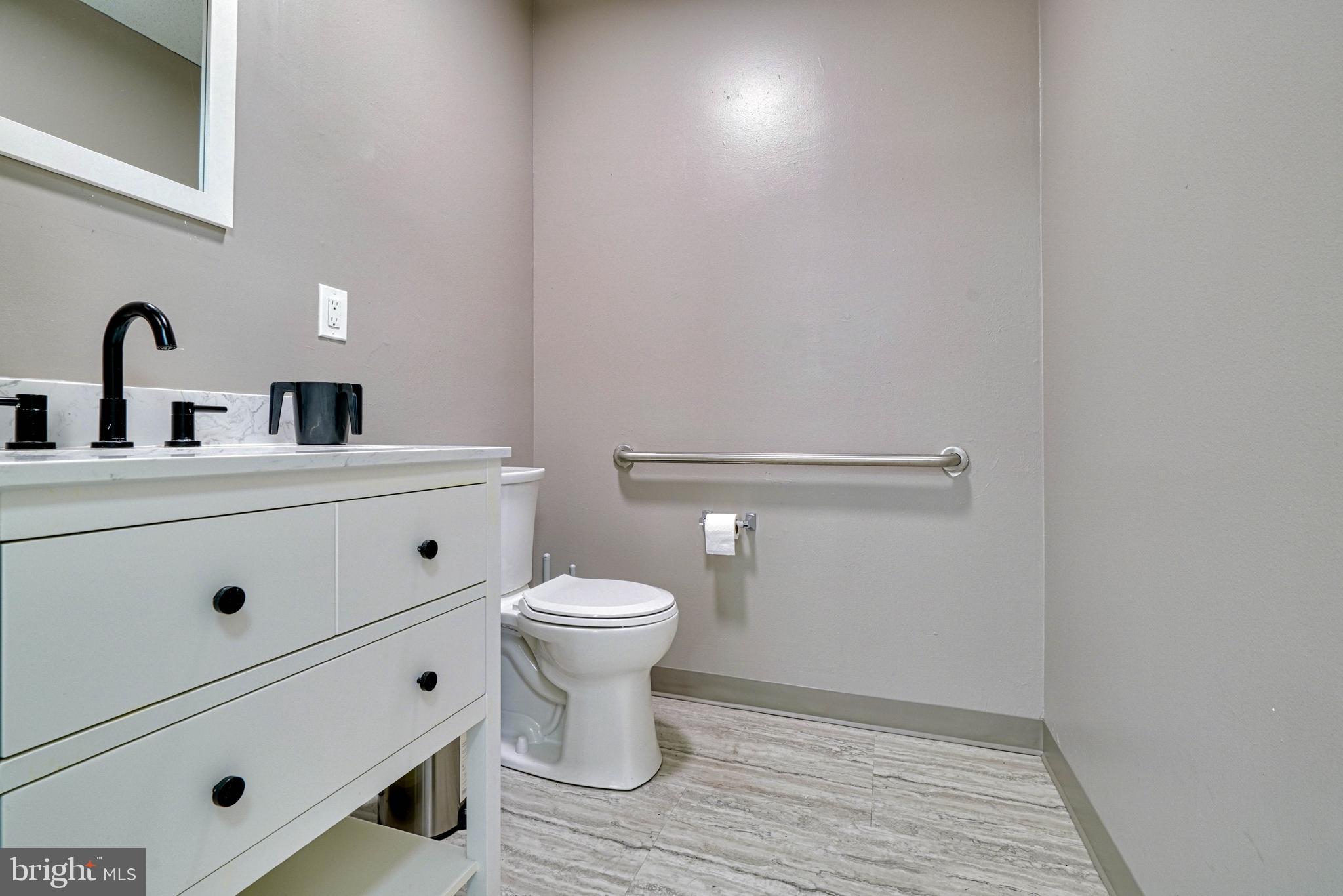 PIKESVILLE - Commercial Sale