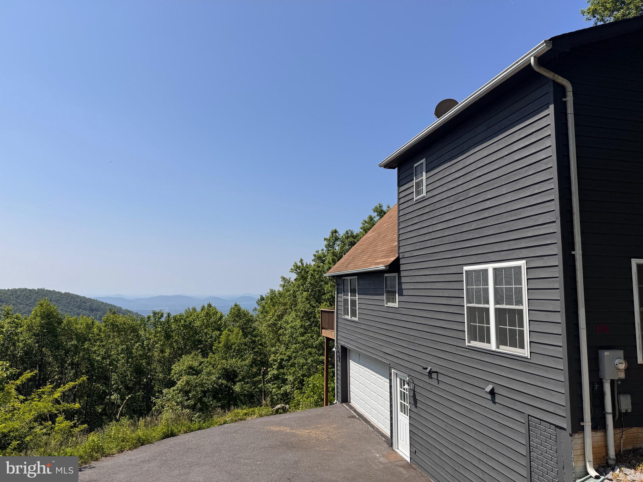 728 SHENANDOAH VALLEY DRIVE