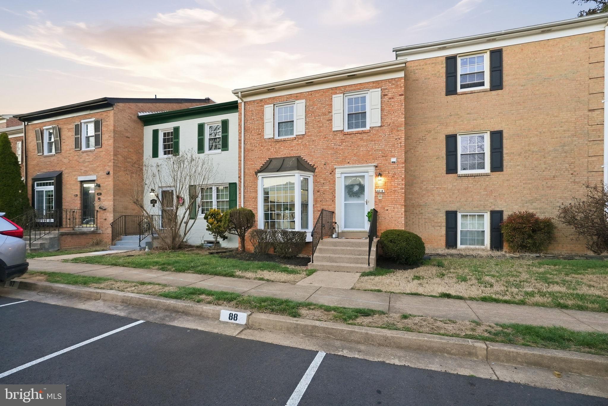 PINECREST HEIGHTS - Residential