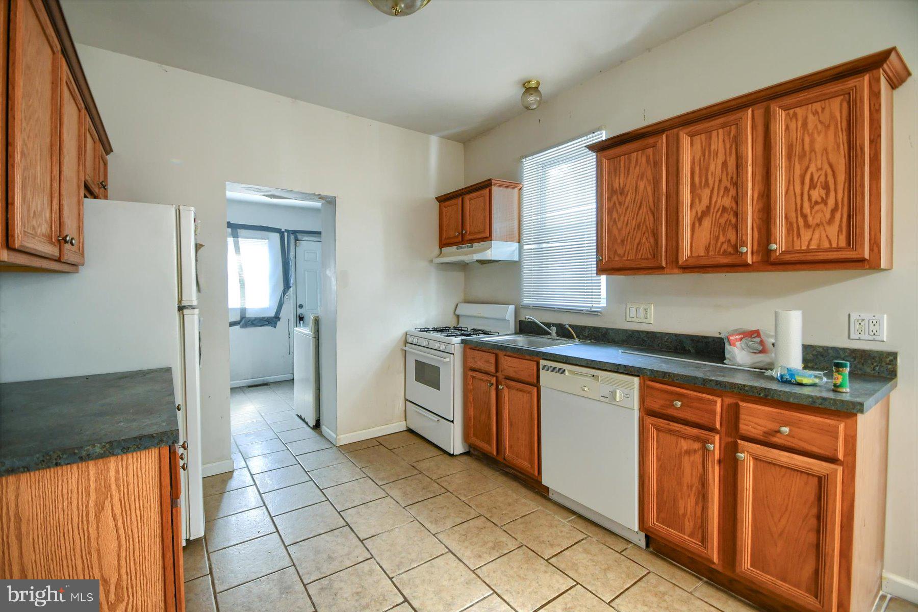 PHILADELPHIA (WEST) - Residential