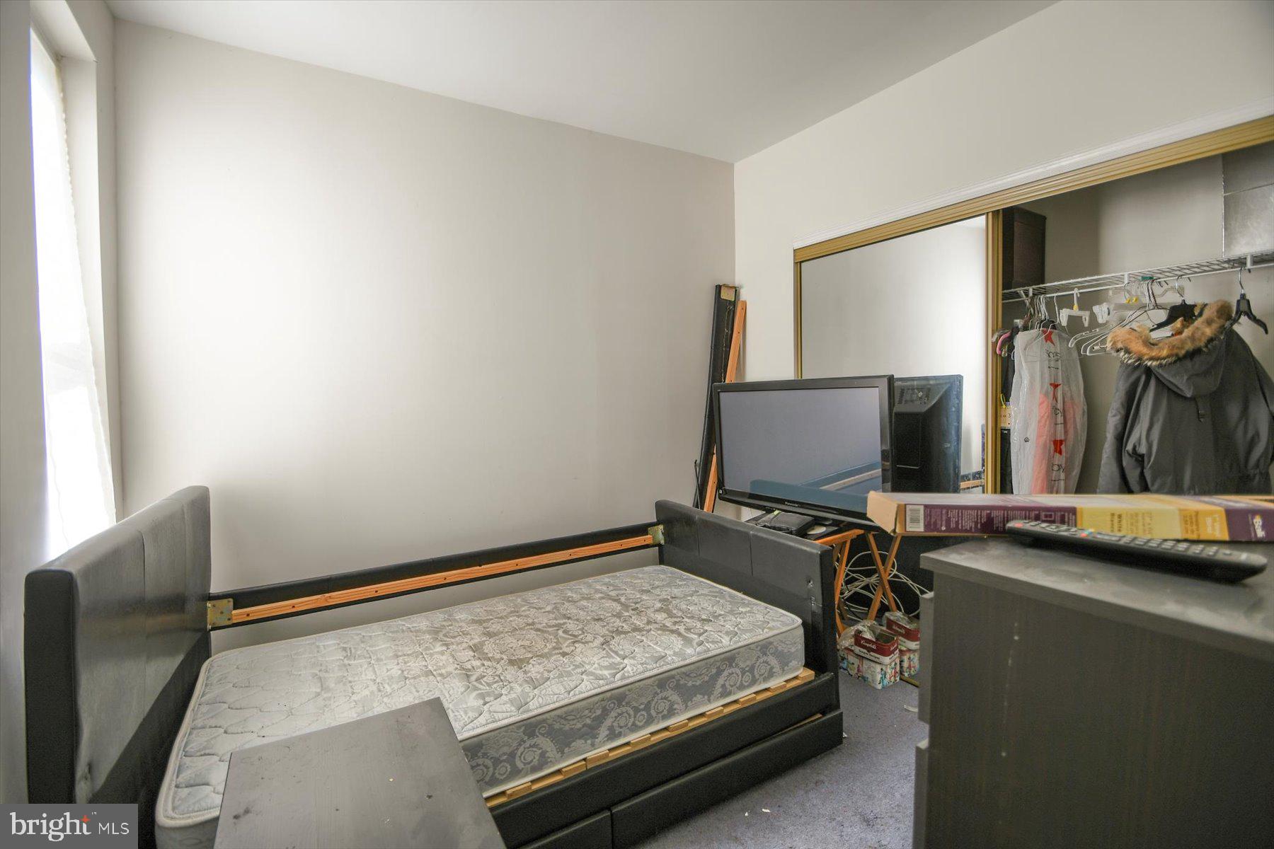 PHILADELPHIA (WEST) - Residential