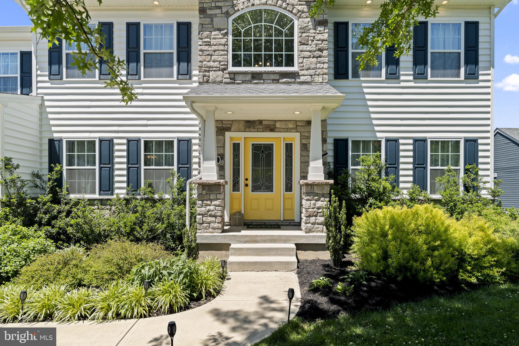 321 W RICHARDSON AVENUE