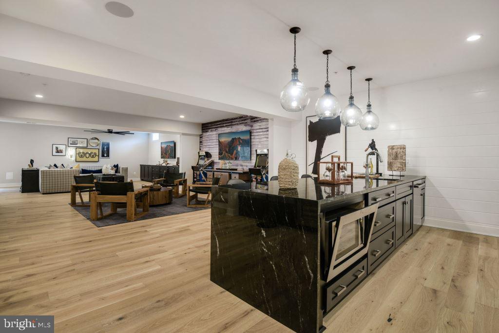 MT. PROSPECT - Residential