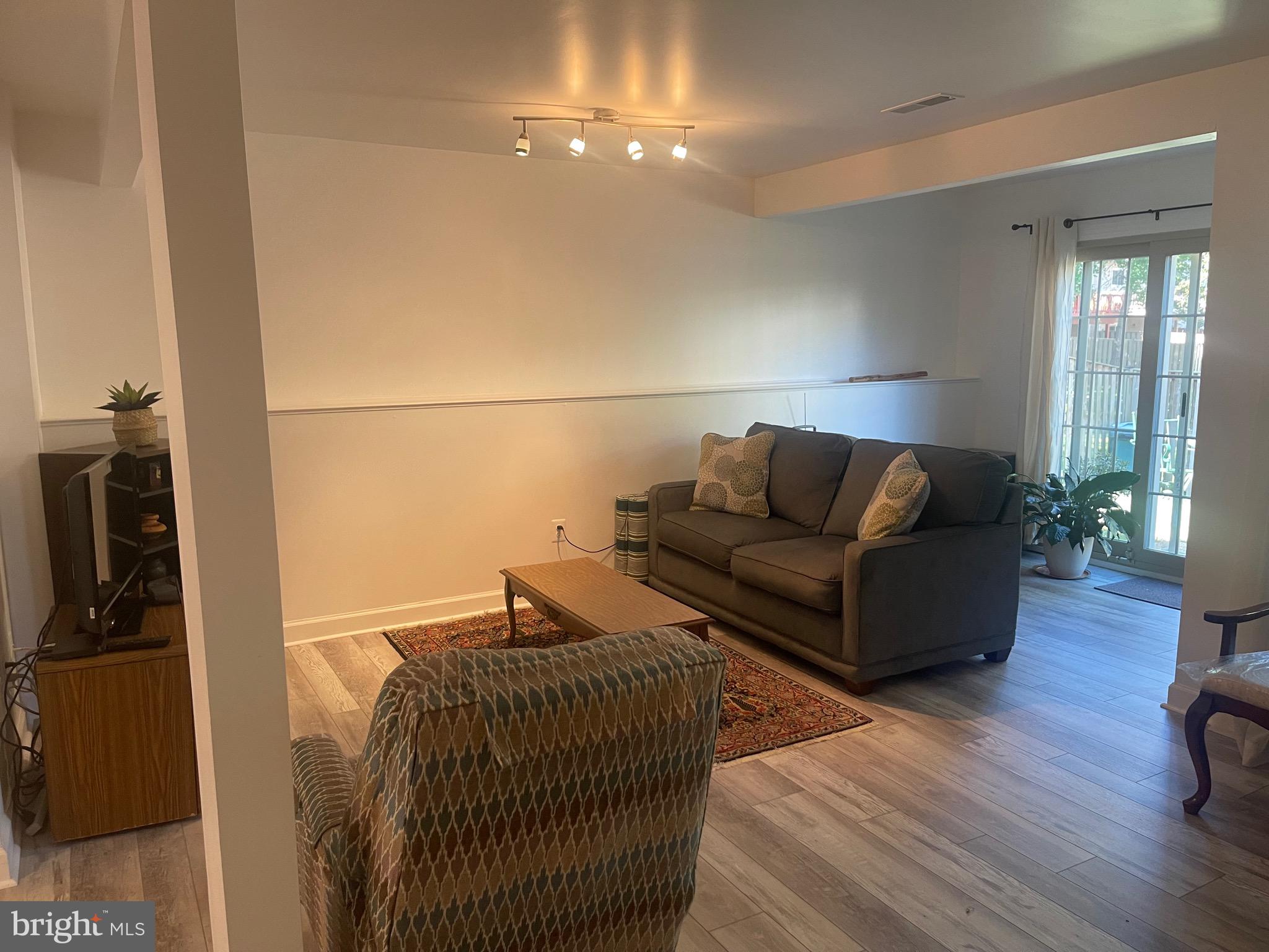 KINGSTOWNE - Residential Lease