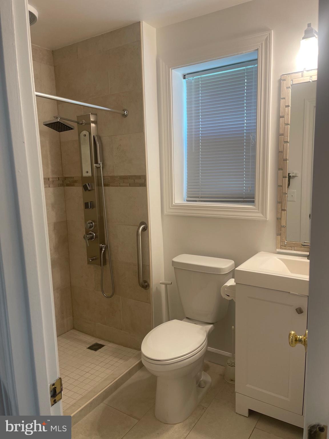 KINGSTOWNE - Residential Lease