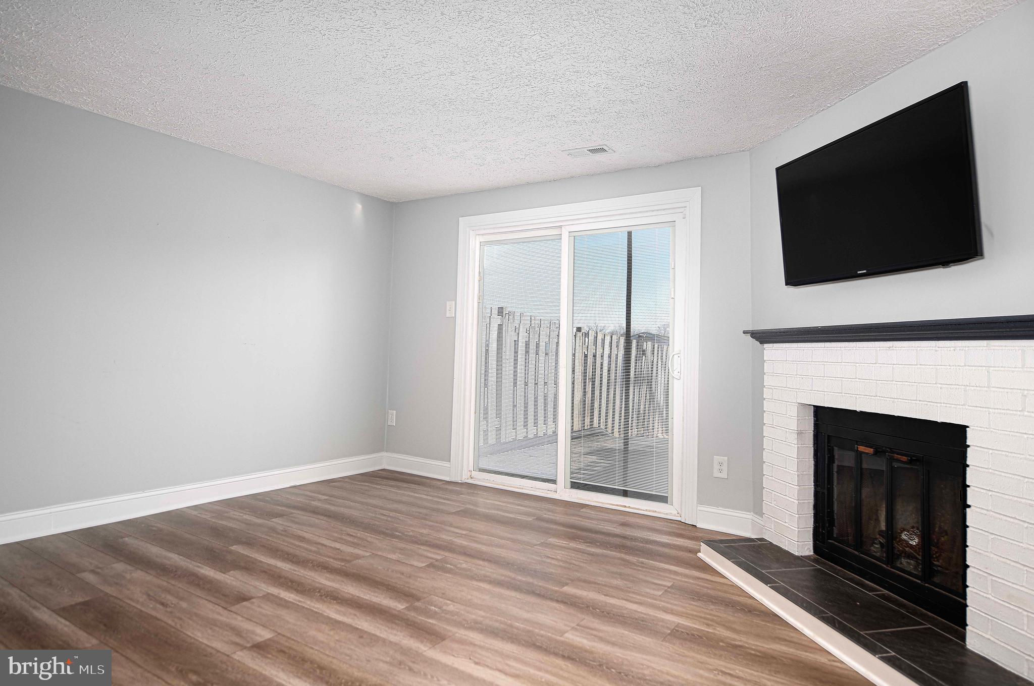 LAUREL VALLEY - Residential