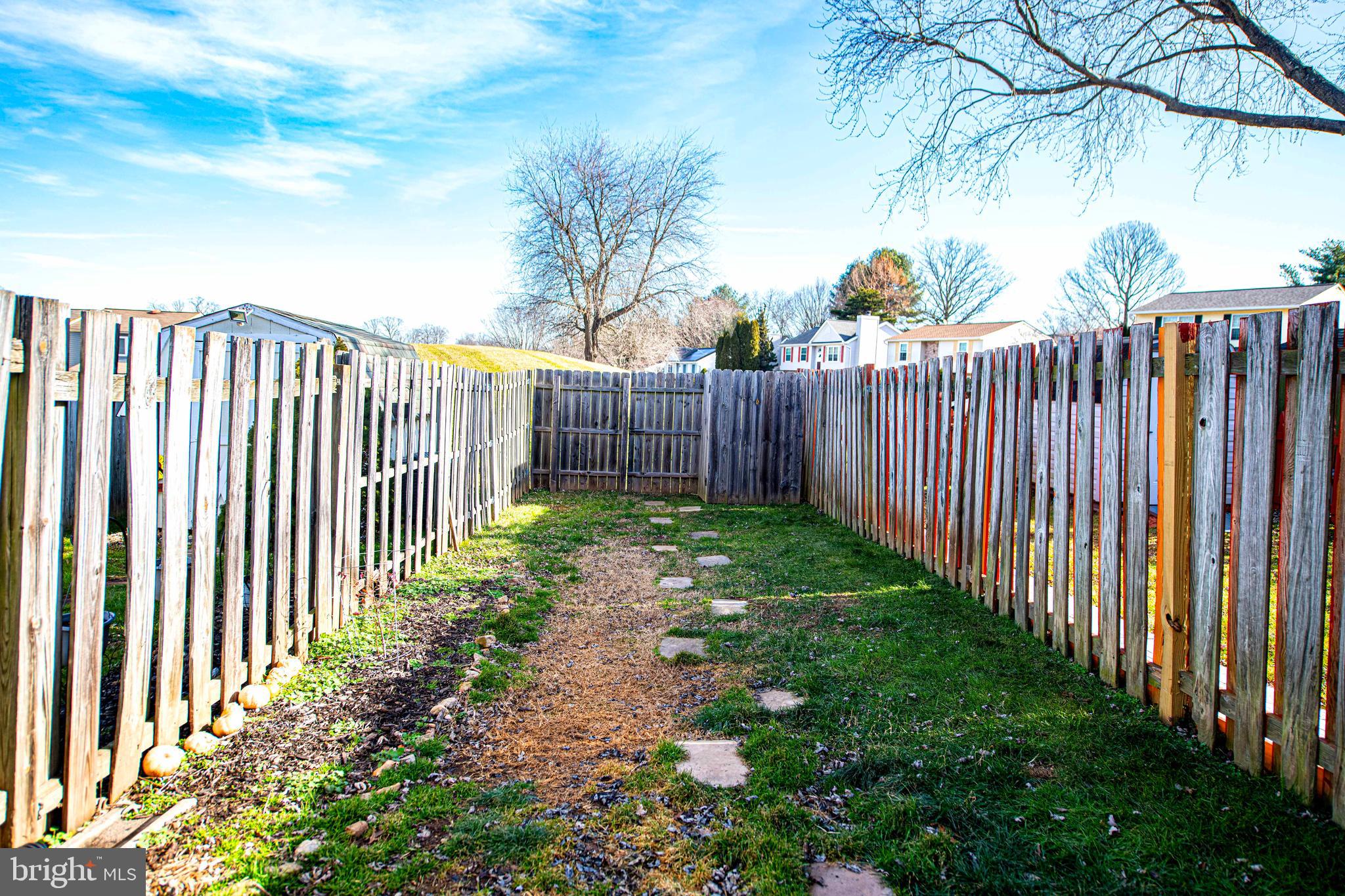 LAUREL VALLEY - Residential