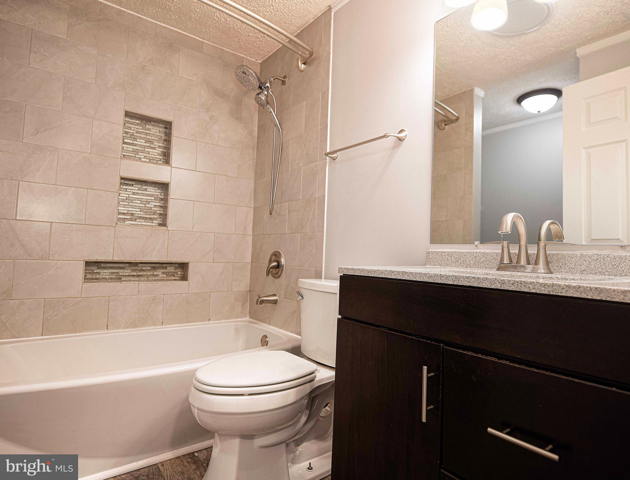 LAUREL VALLEY - Residential