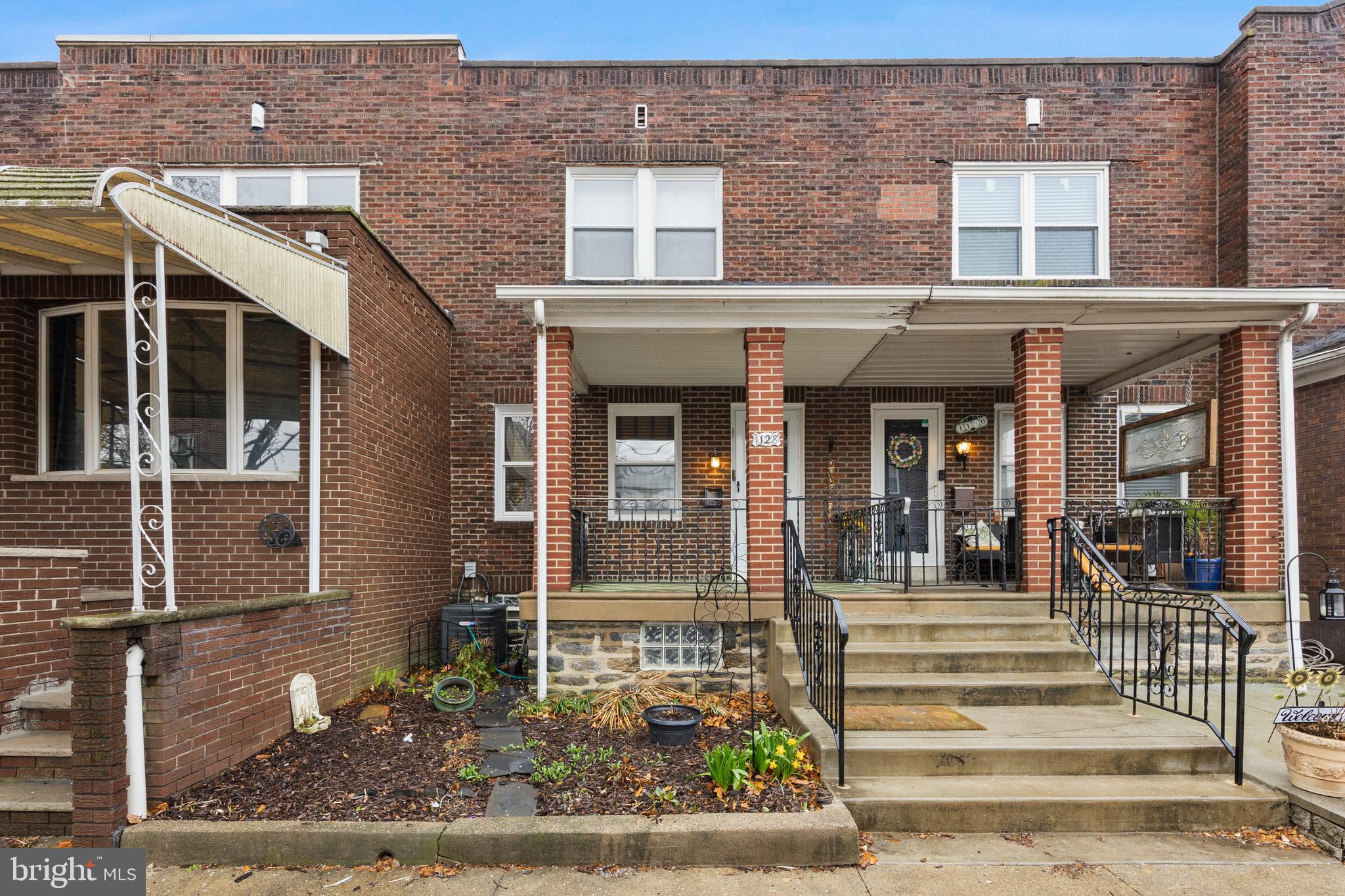 What a great opportunity to rent this 3 bedroom 1 bath townhome with a private parking space. There is an alley behind the house where you can access the parking space. The home has been freshly painted and has new stainless steel appliances, new washer and dryer located in the basement, and outdoor space for relaxing. Close to shopping and major routes. Professional Photos being taken Monday, April 7th 2025 and should be uploaded to the system by April 9, 2025.