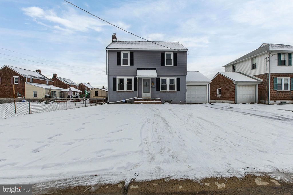 Photo of 201 W Monroe Avenue, NEW CASTLE, DE 19720 (MLS # DENC2094746)