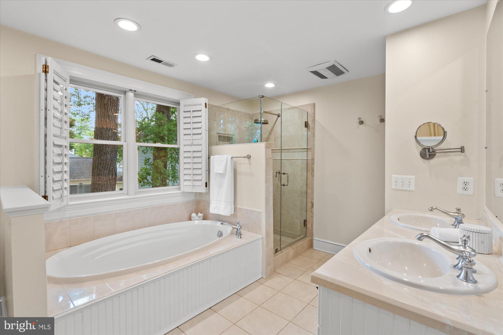 BERKSHIRE OAKWOOD - Residential