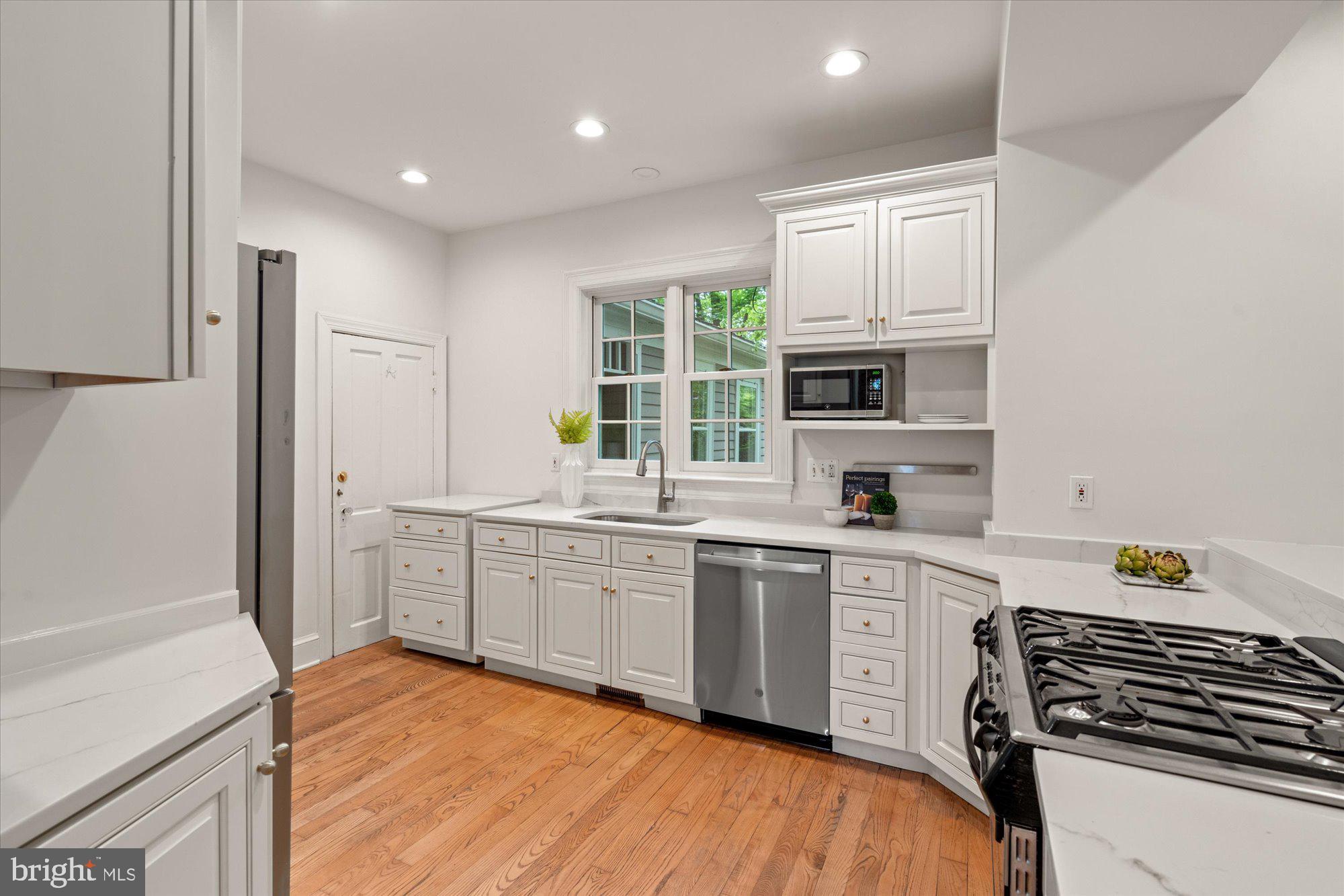 BERKSHIRE OAKWOOD - Residential