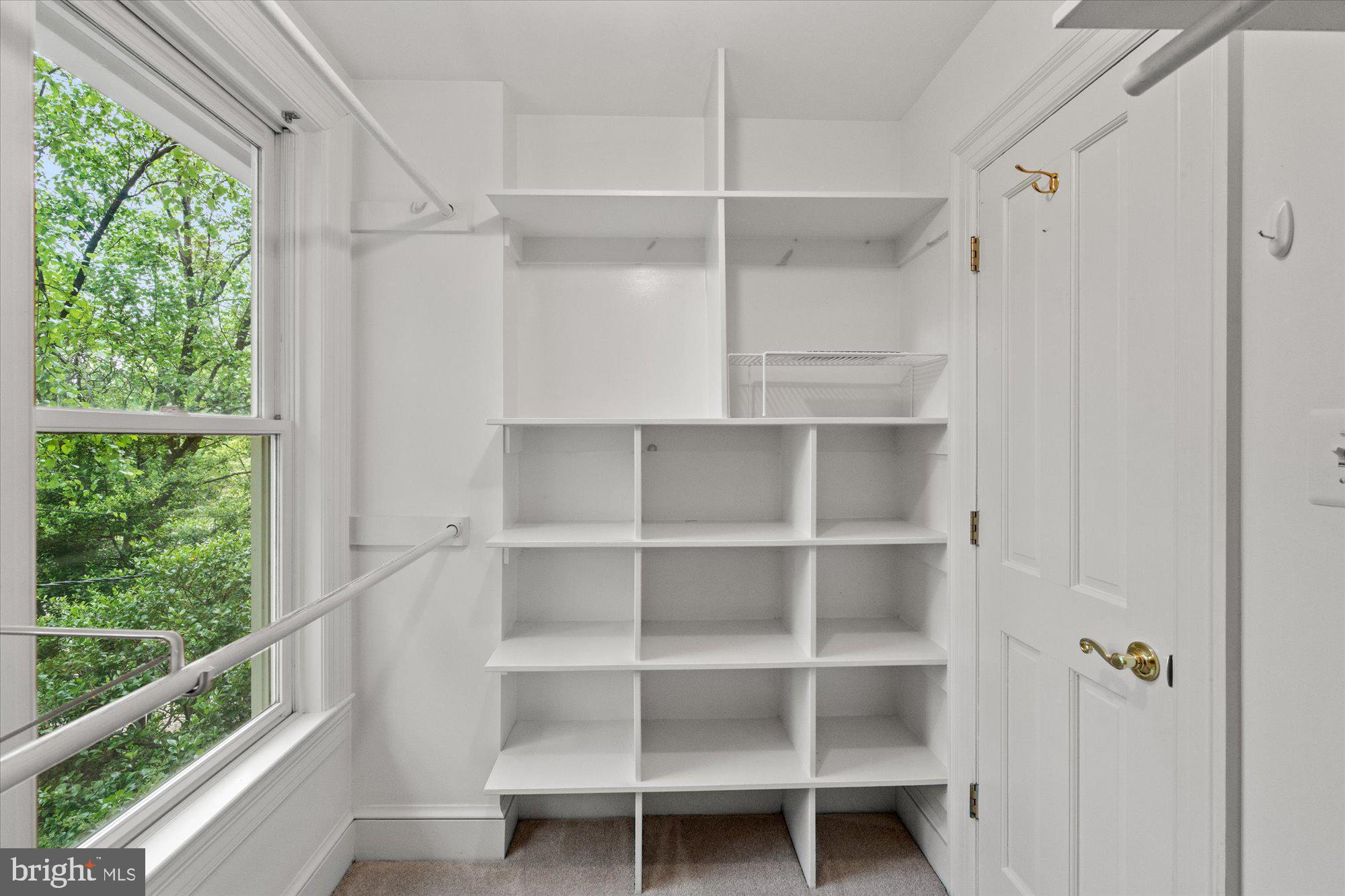 BERKSHIRE OAKWOOD - Residential