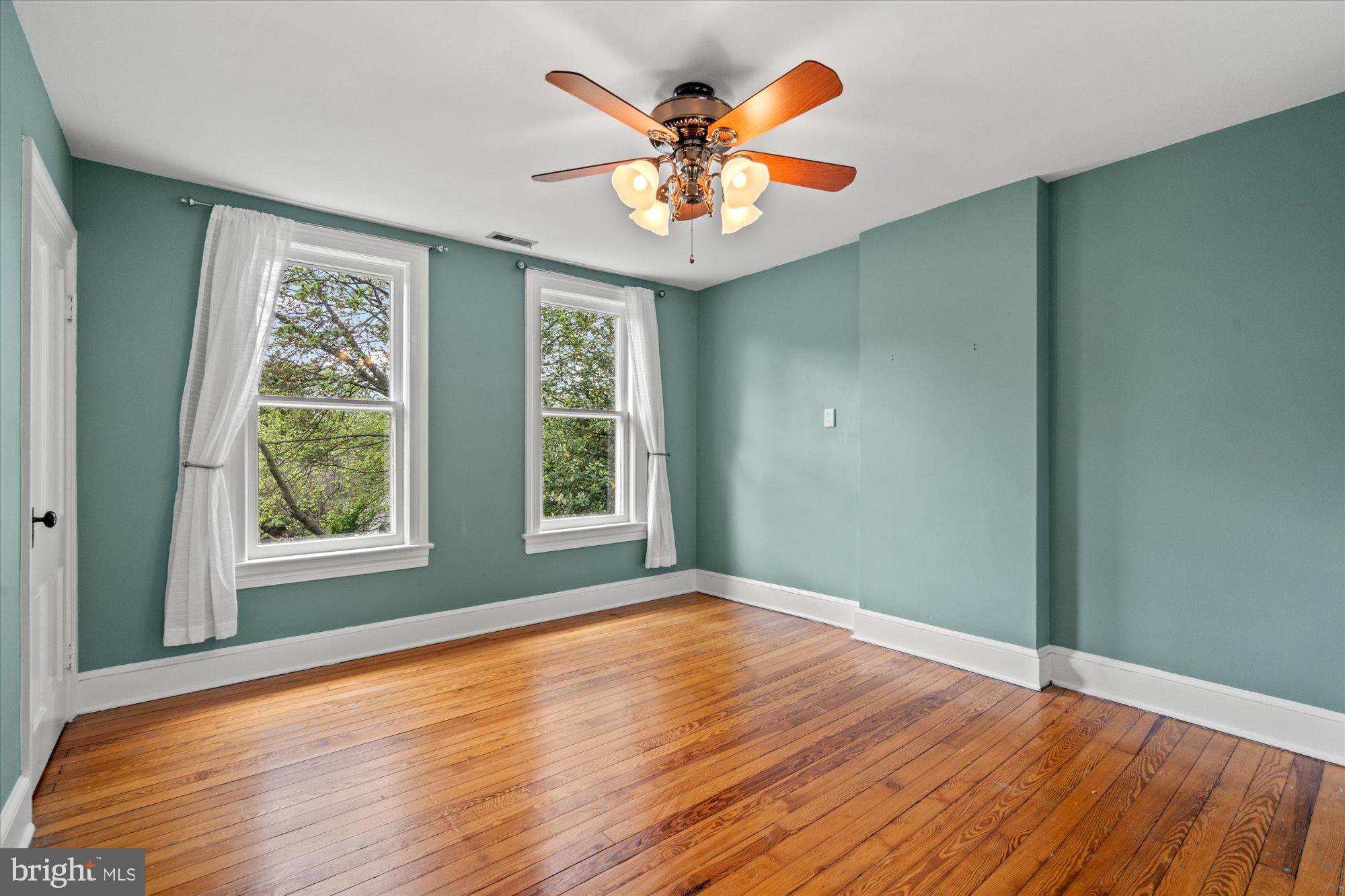 BERKSHIRE OAKWOOD - Residential