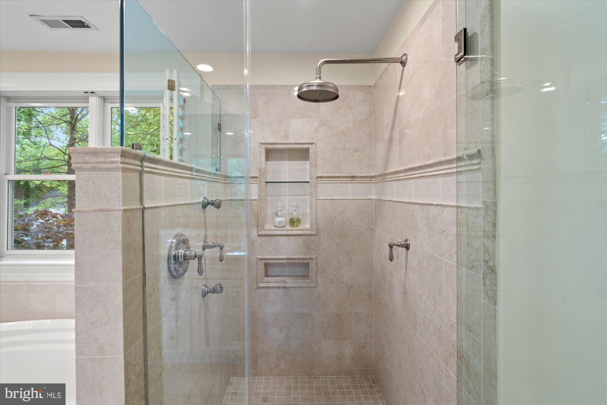 BERKSHIRE OAKWOOD - Residential