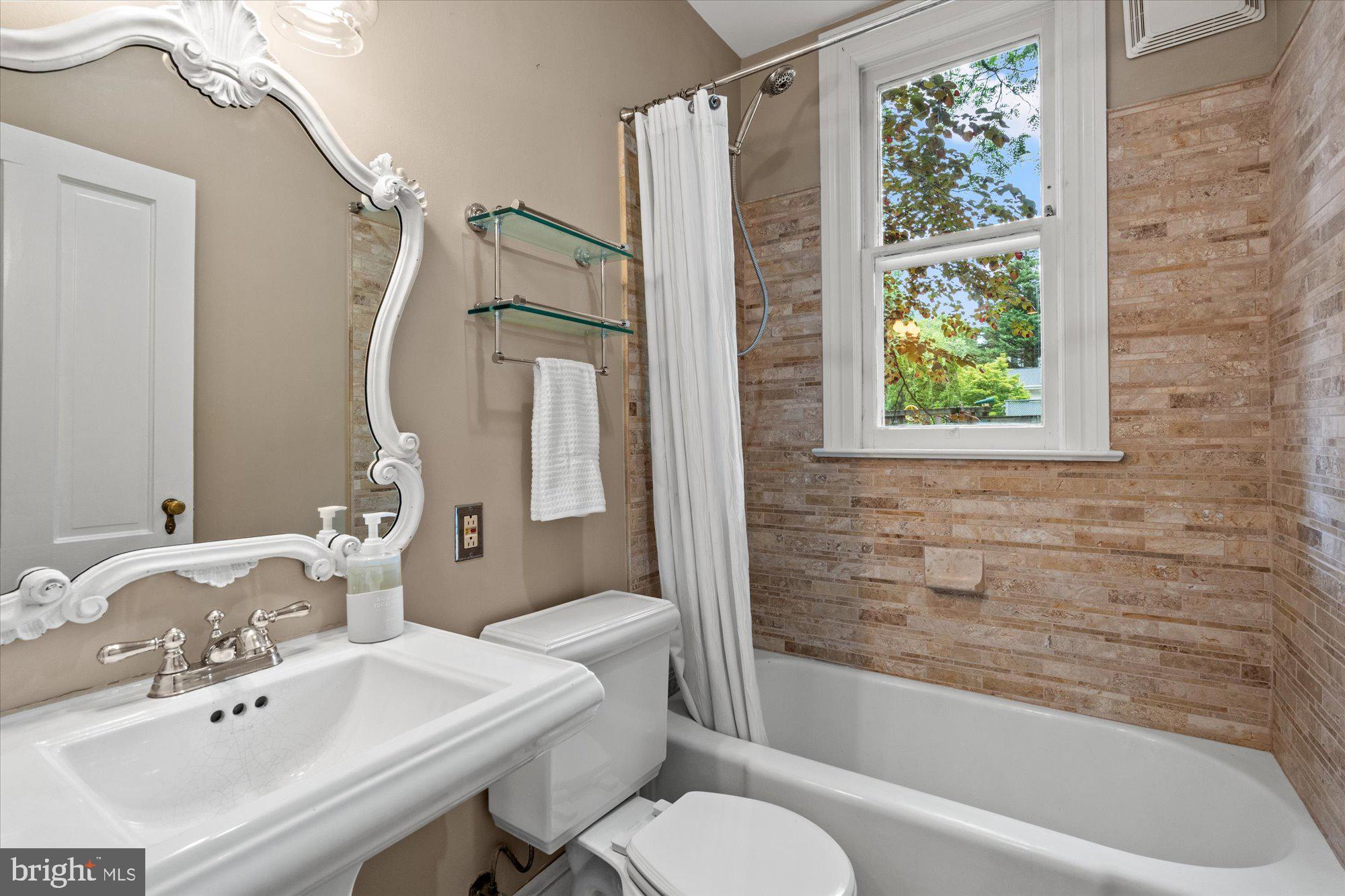 BERKSHIRE OAKWOOD - Residential