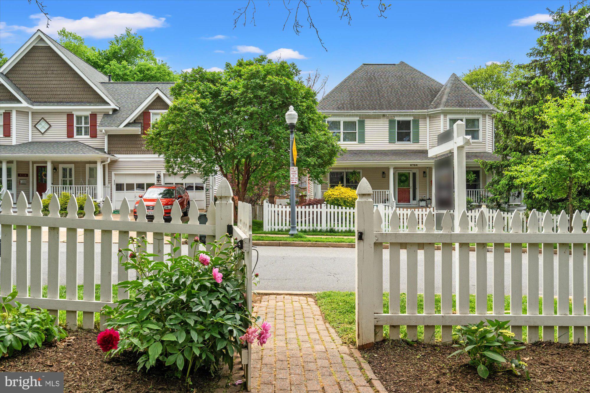 BERKSHIRE OAKWOOD - Residential