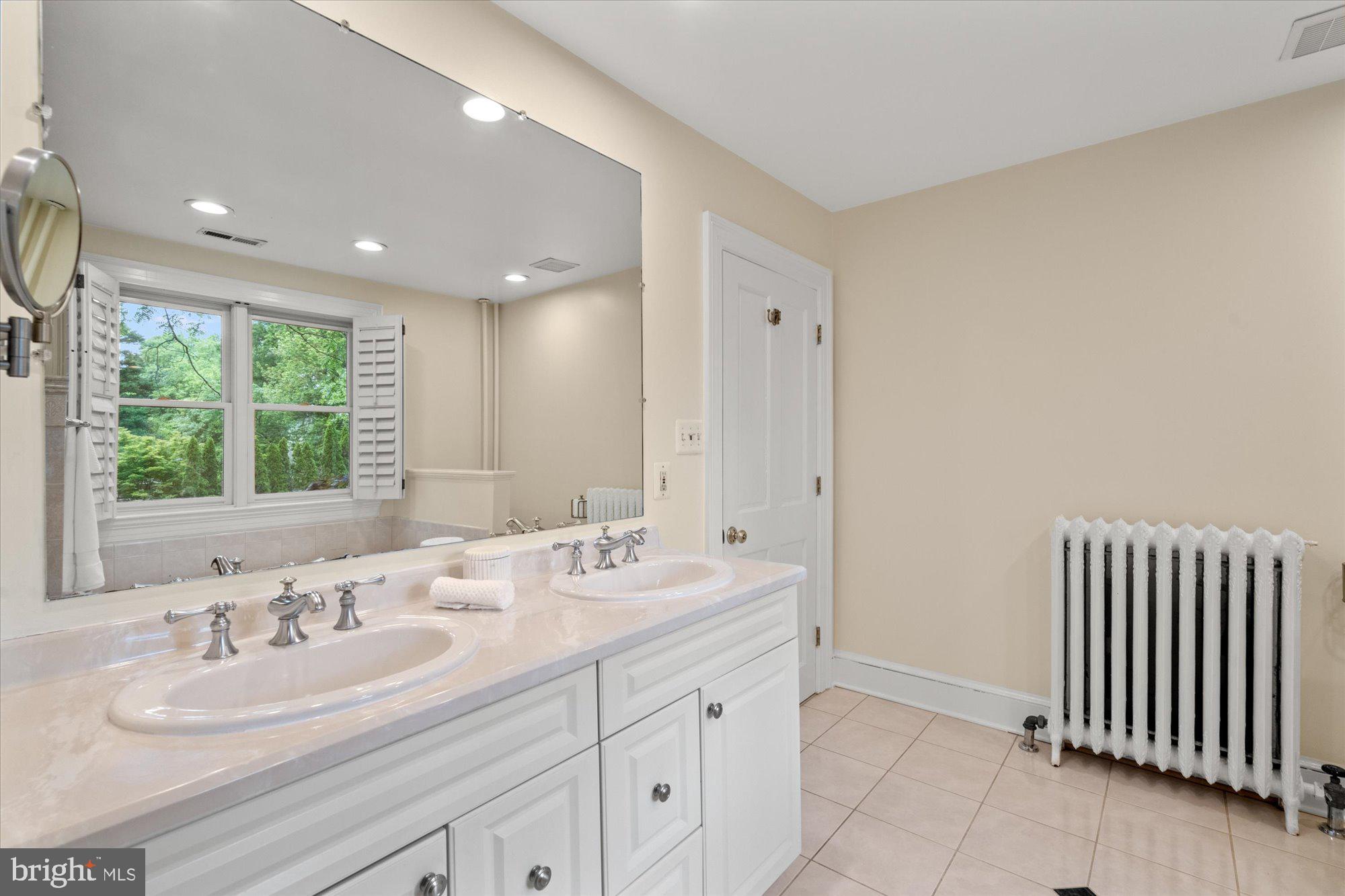 BERKSHIRE OAKWOOD - Residential