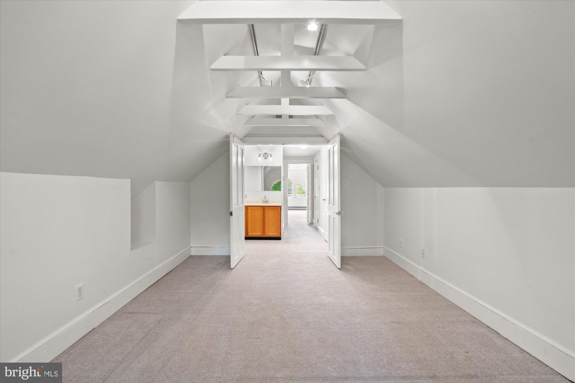 BERKSHIRE OAKWOOD - Residential