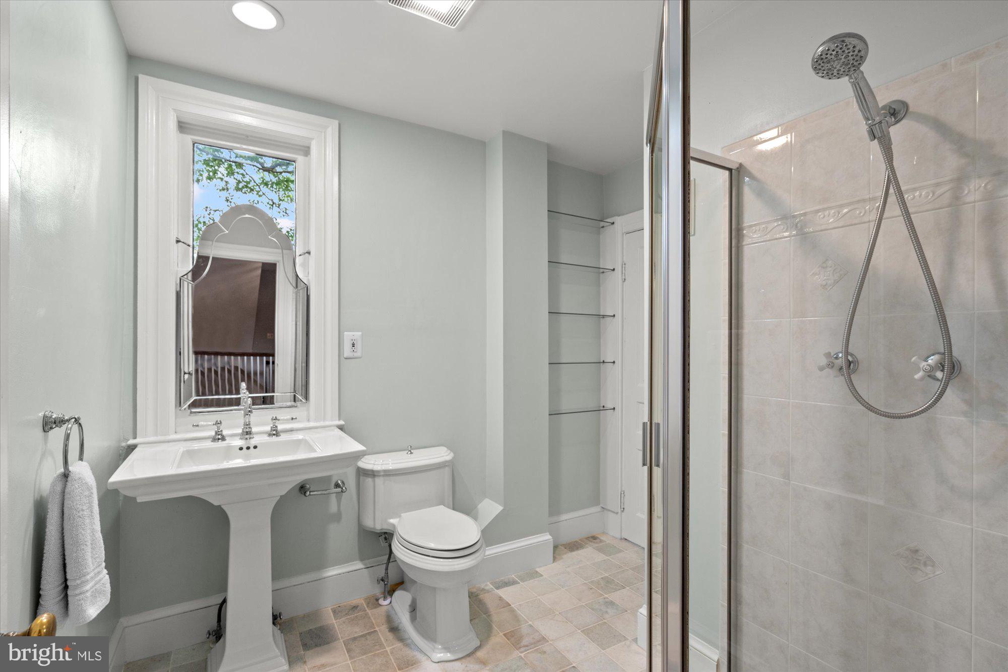 BERKSHIRE OAKWOOD - Residential