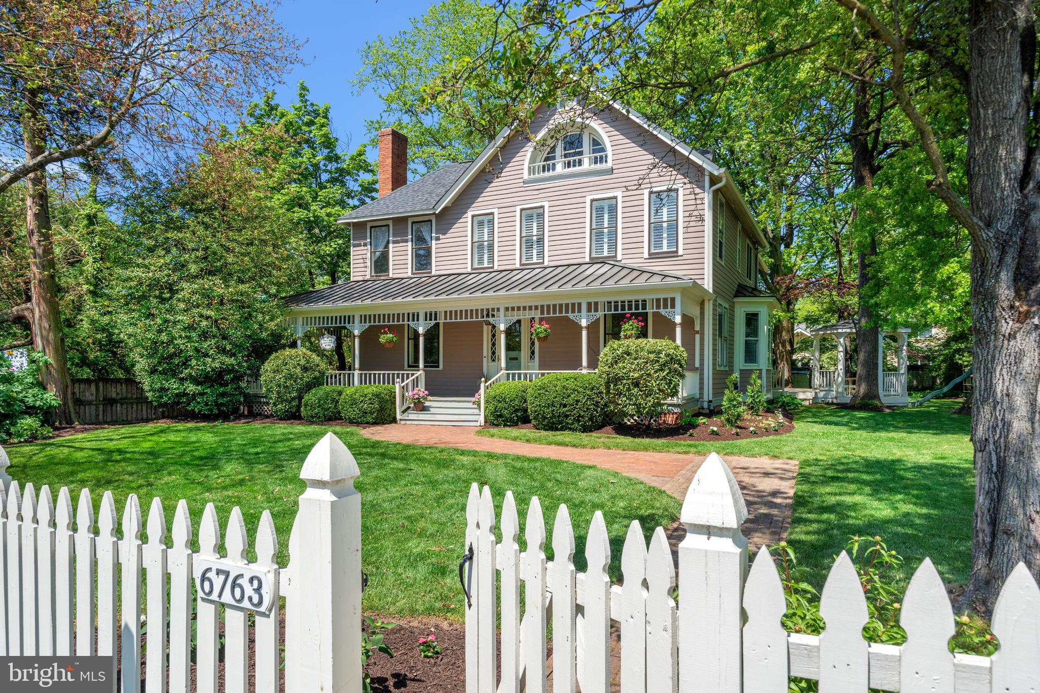 BERKSHIRE OAKWOOD - Residential