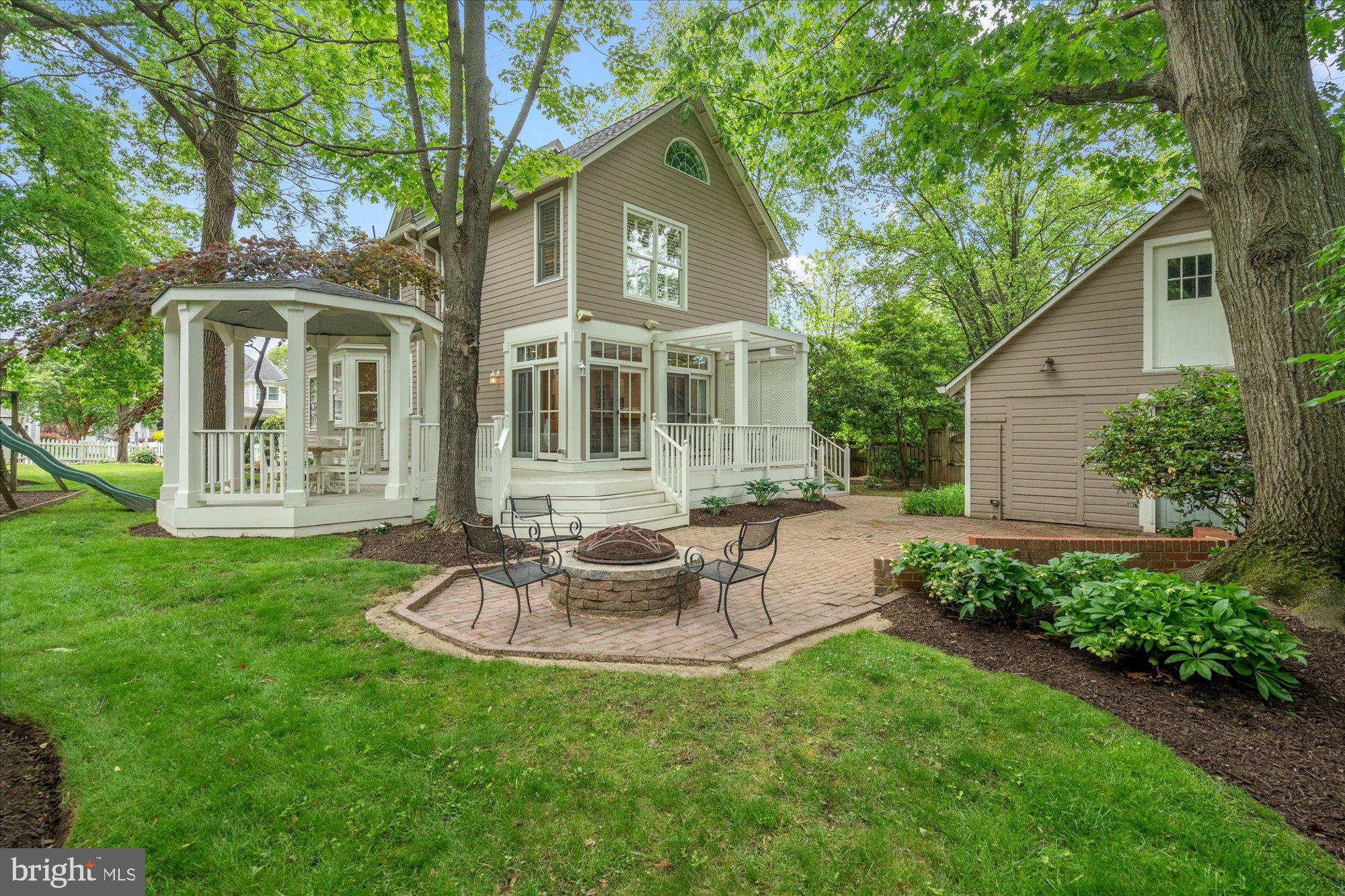 BERKSHIRE OAKWOOD - Residential