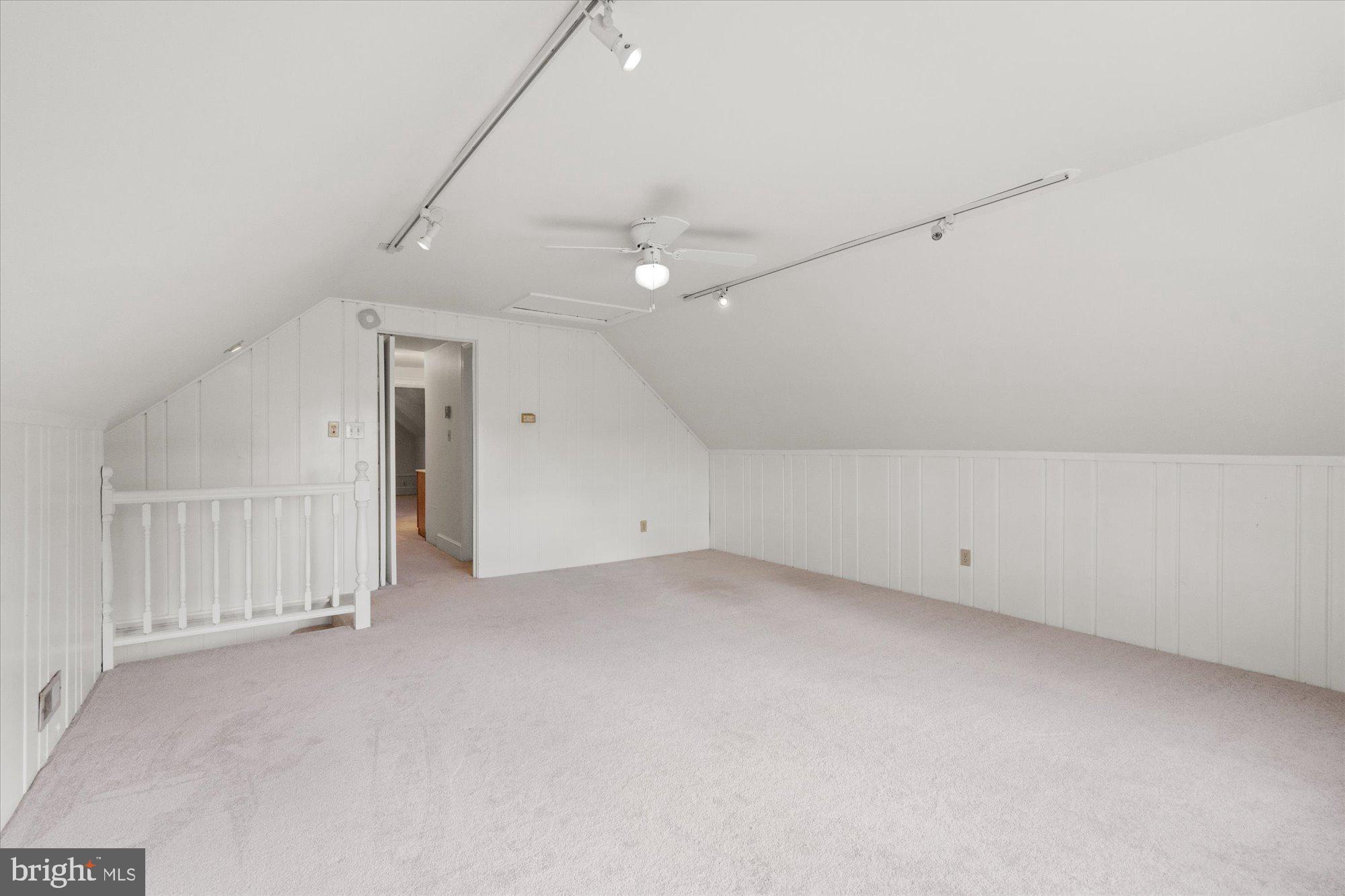 BERKSHIRE OAKWOOD - Residential