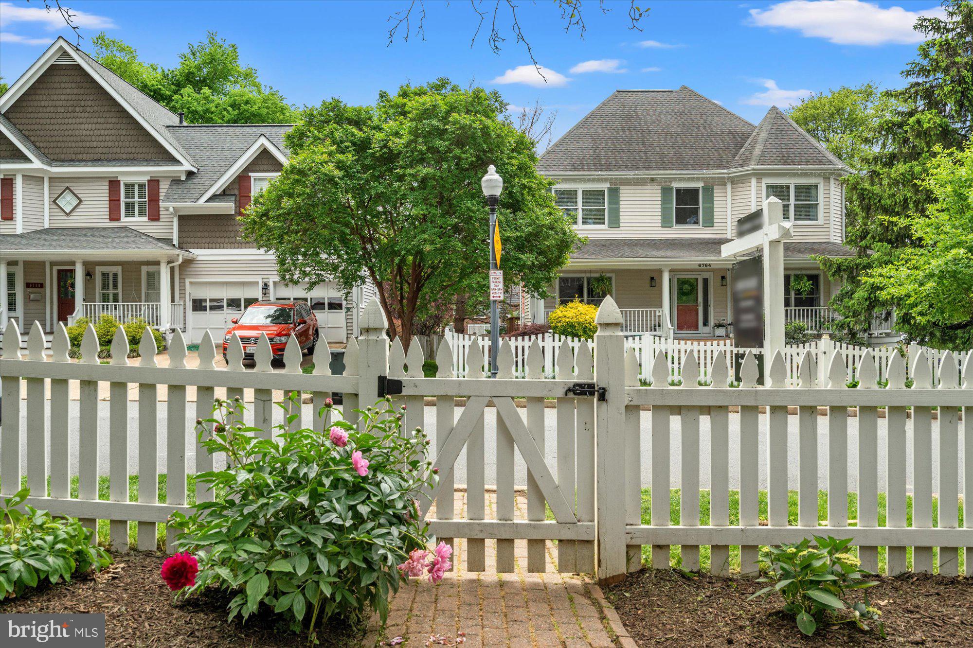 BERKSHIRE OAKWOOD - Residential