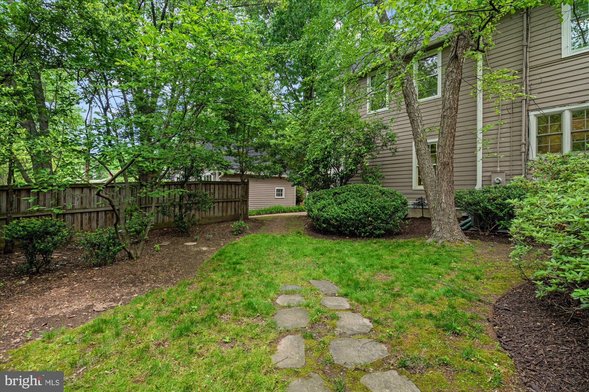 BERKSHIRE OAKWOOD - Residential