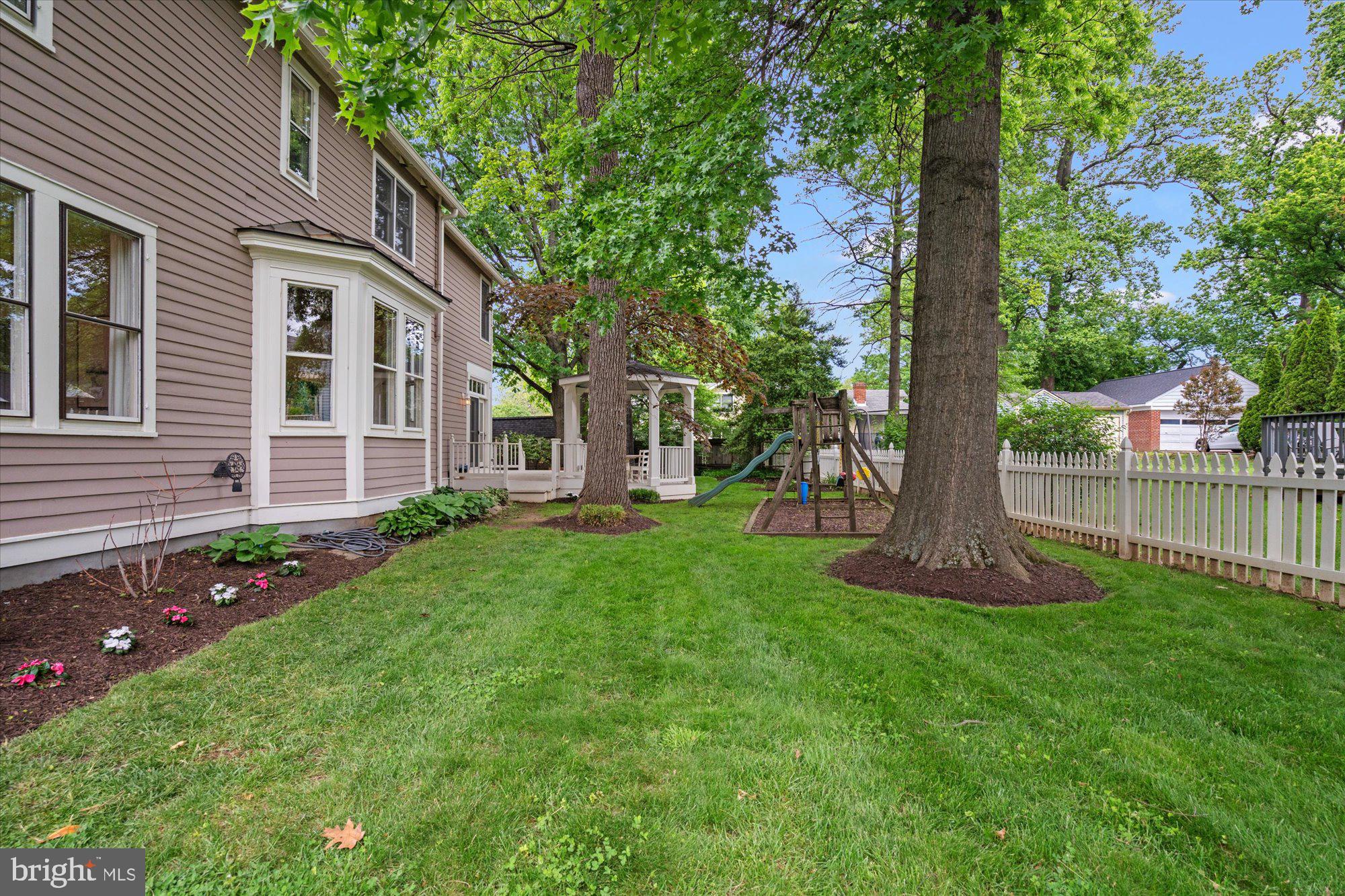 BERKSHIRE OAKWOOD - Residential