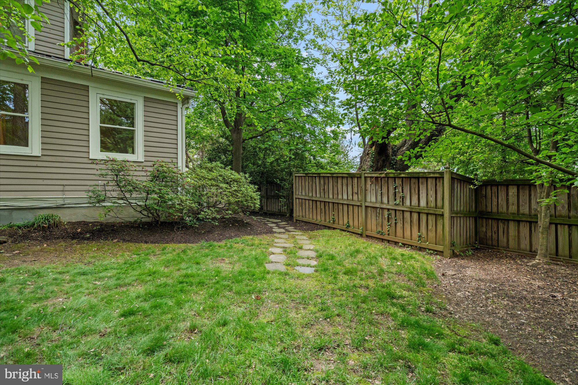 BERKSHIRE OAKWOOD - Residential