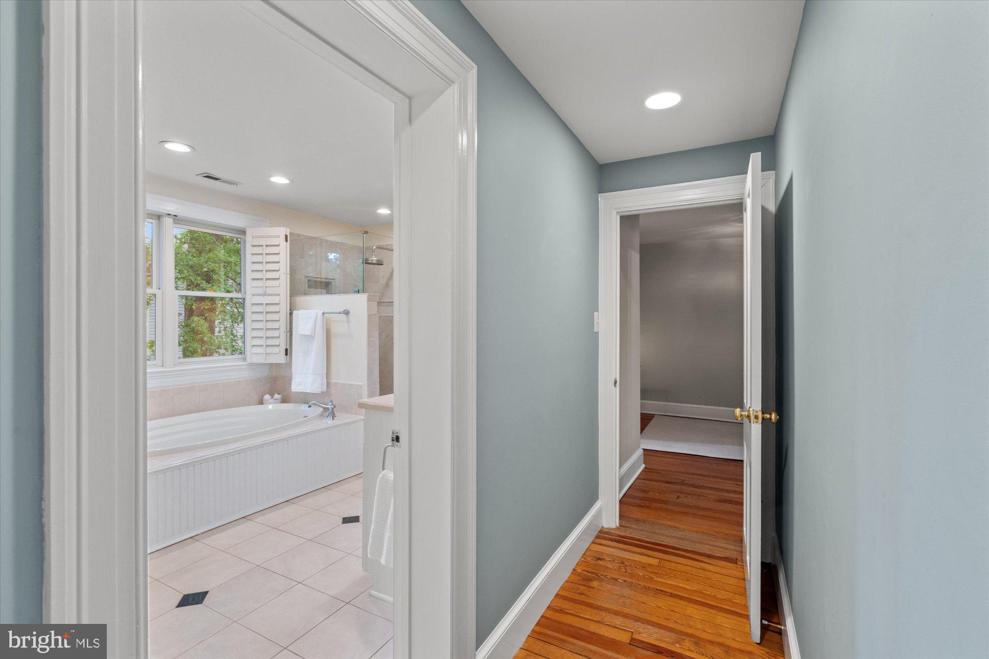 BERKSHIRE OAKWOOD - Residential