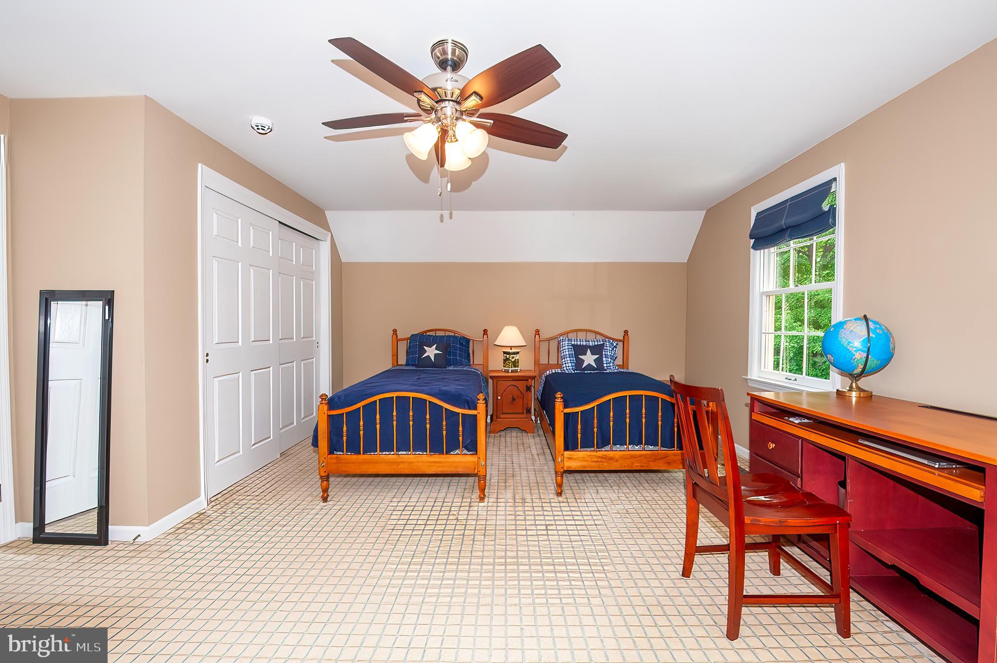 FOX CHAPEL - Residential