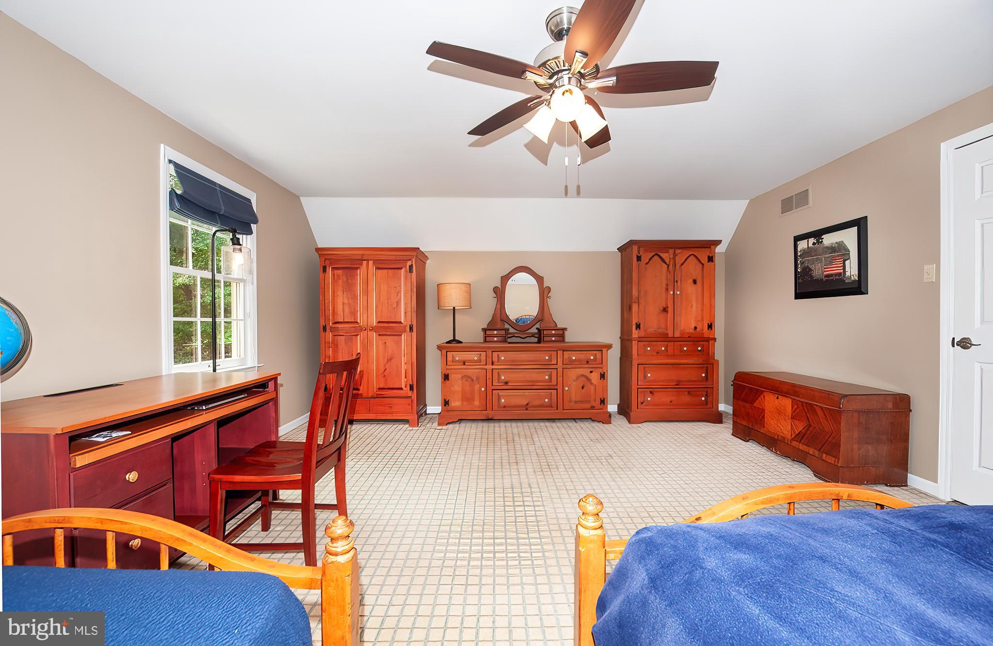 FOX CHAPEL - Residential